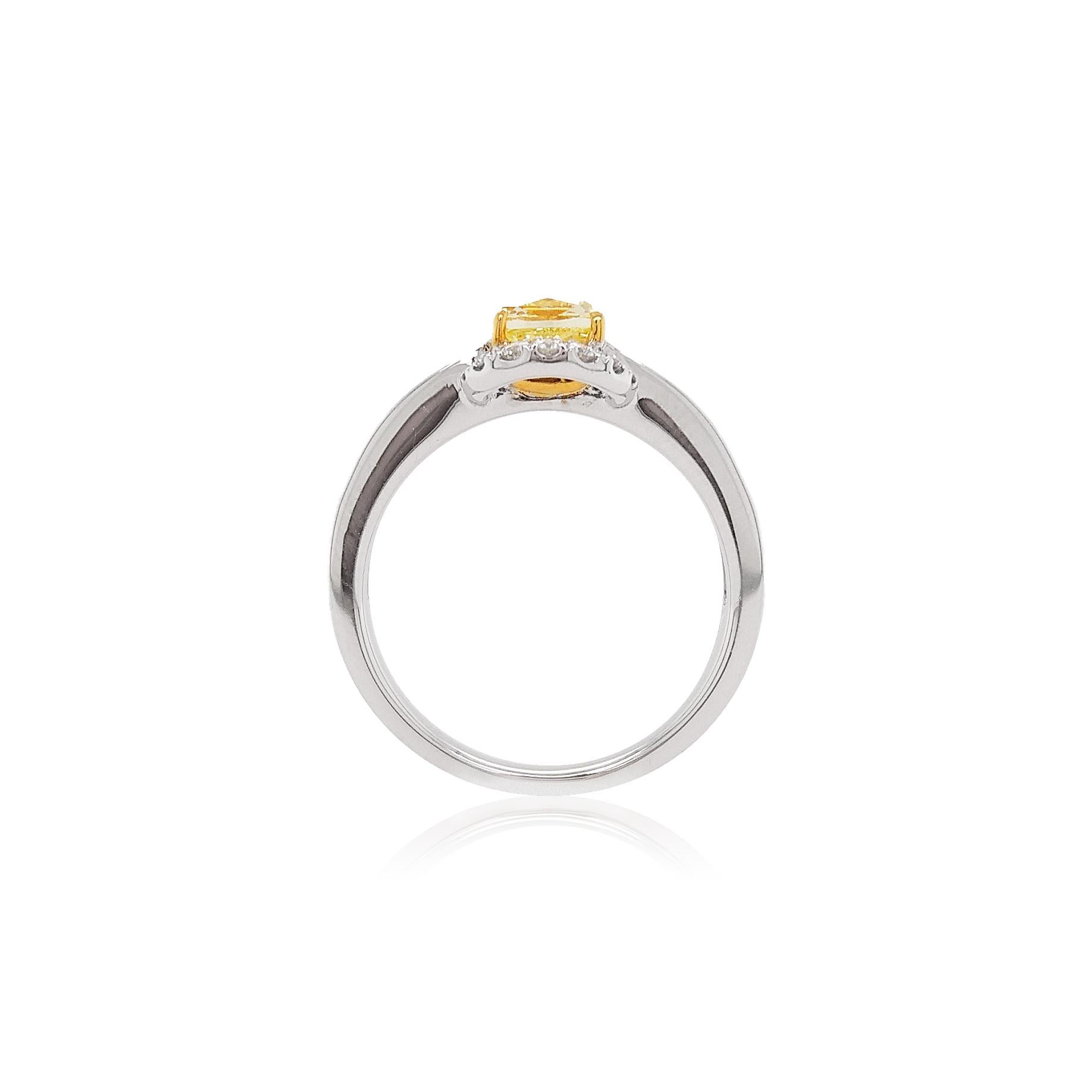 Contemporary GIA Certified Yellow Diamond White Diamond Platinum Engagement Ring For Sale