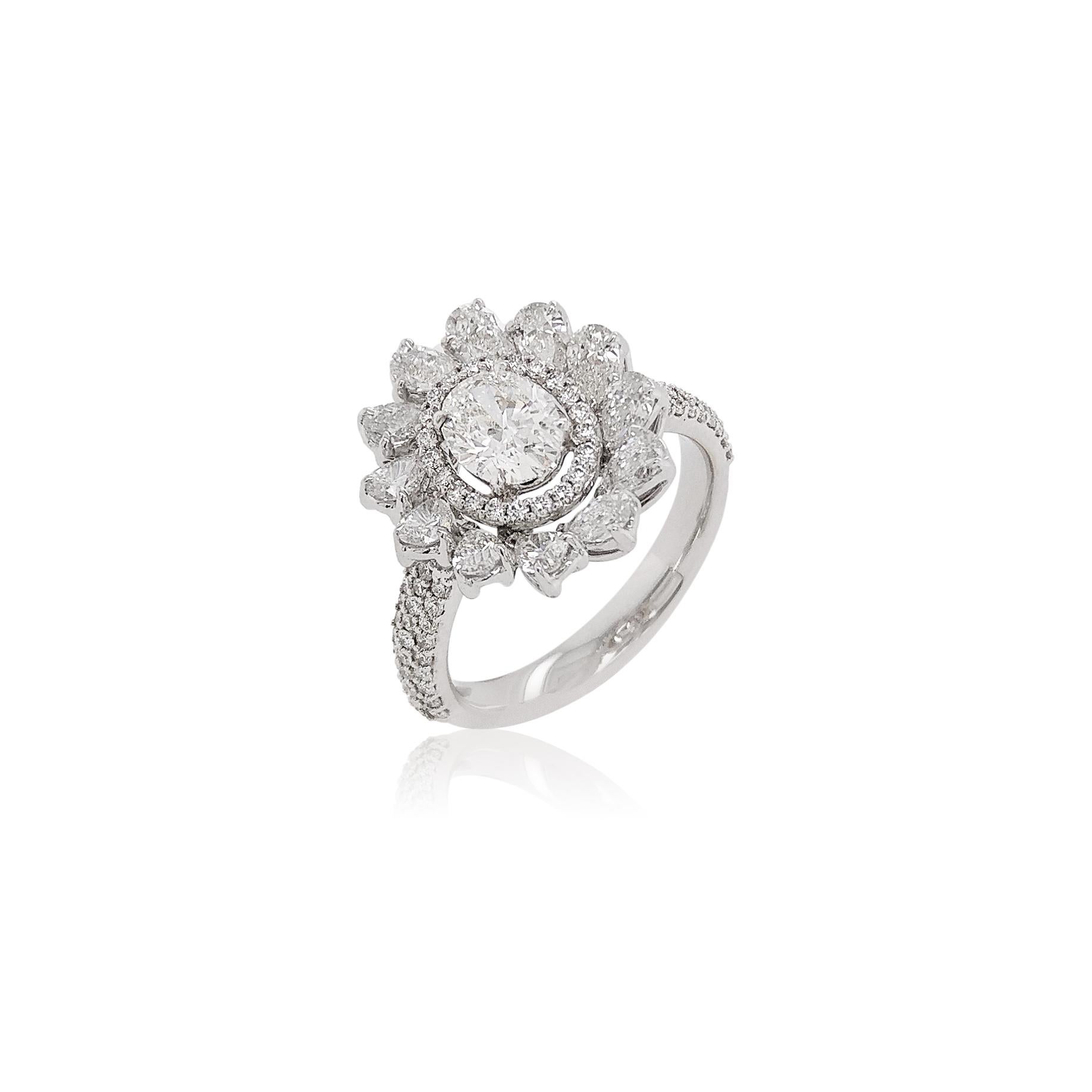 GIA-zertifizierter Weißer Diamant-Cocktailring aus 18 Karat Weißgold (Ovalschliff) im Angebot