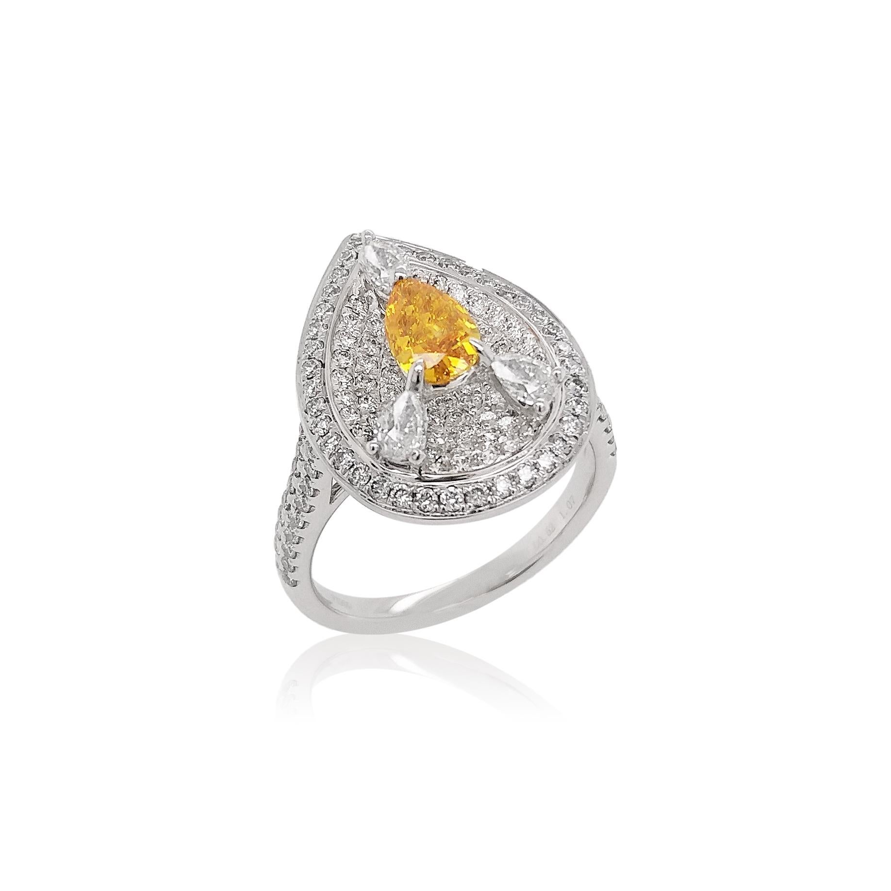 HYT GIA Fancy Vivid Yellow Orange Diamond and White Diamond Cocktail Ring In New Condition In Hong Kong, HK