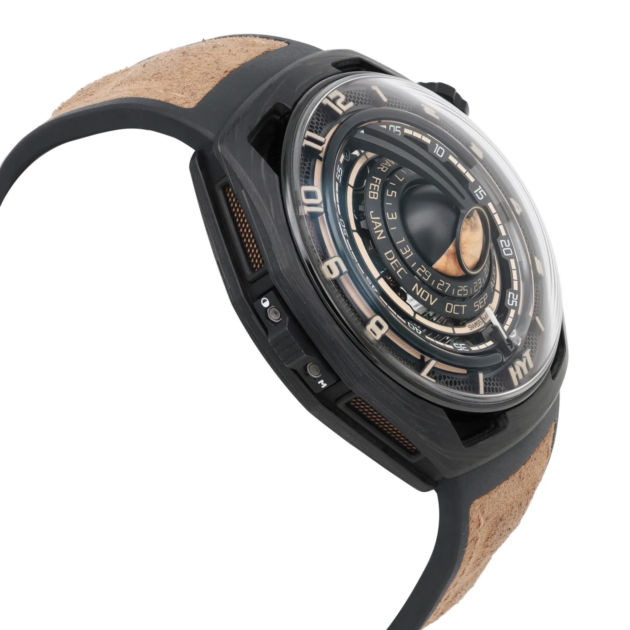 HYT Moon Runner Desert Carbon Titanium Edition limitée à 15 montres H02984-A Pour hommes en vente