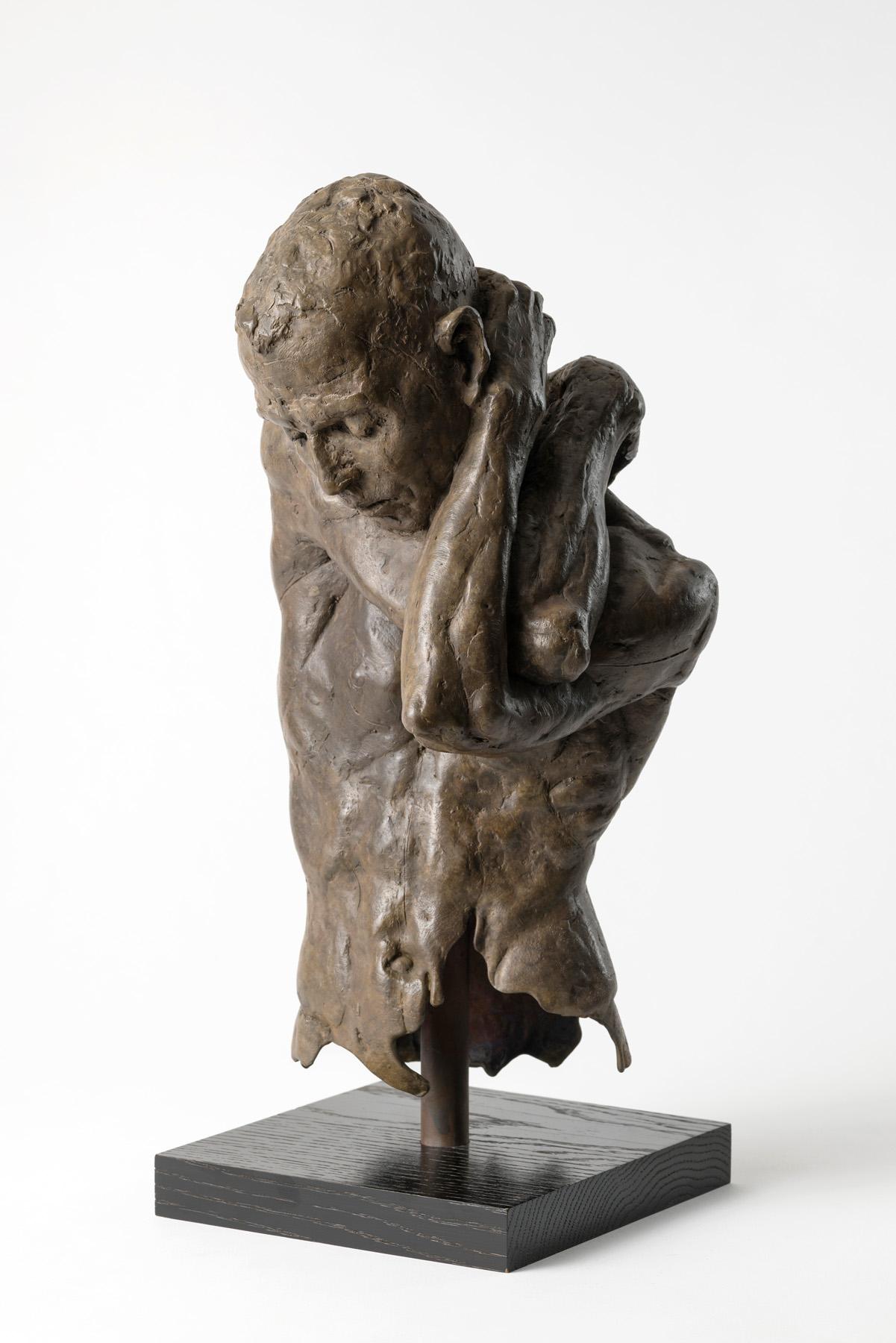 Folded Arms Study Dripping Torso Fragment (Englische Schule), Sculpture, von Hywel Pratley