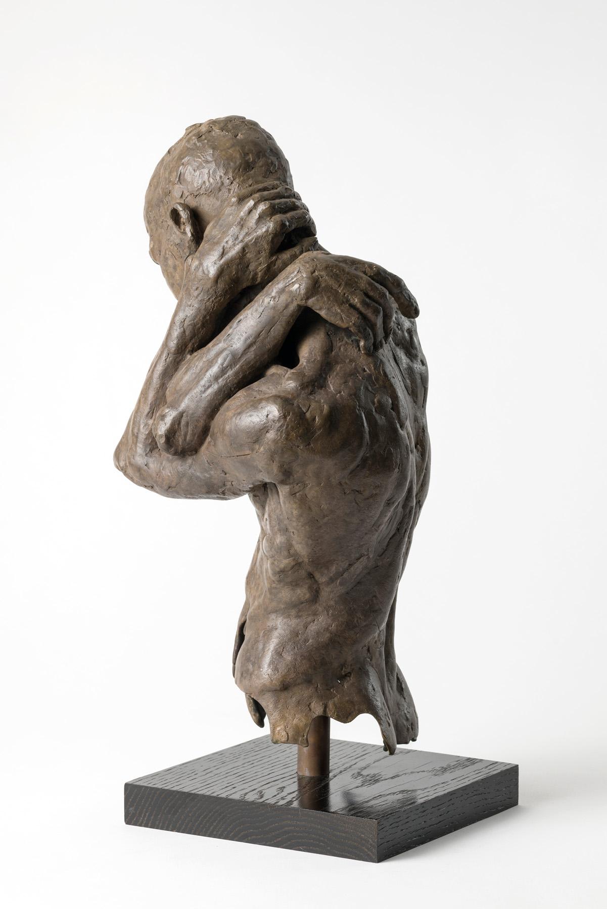 Folded Arms Study Dripping Torso Fragment im Angebot 1