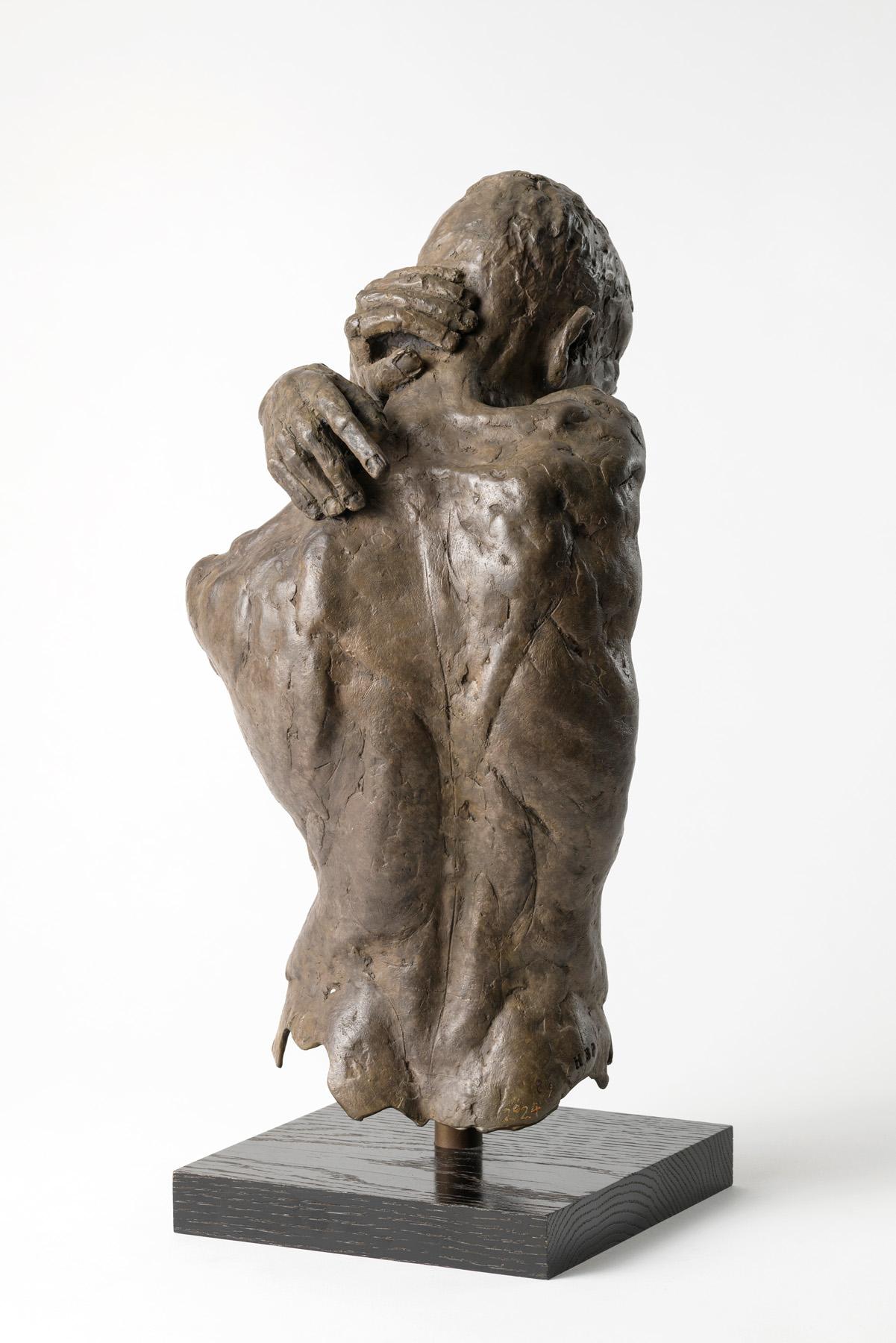 Folded Arms Study Dripping Torso Fragment im Angebot 3