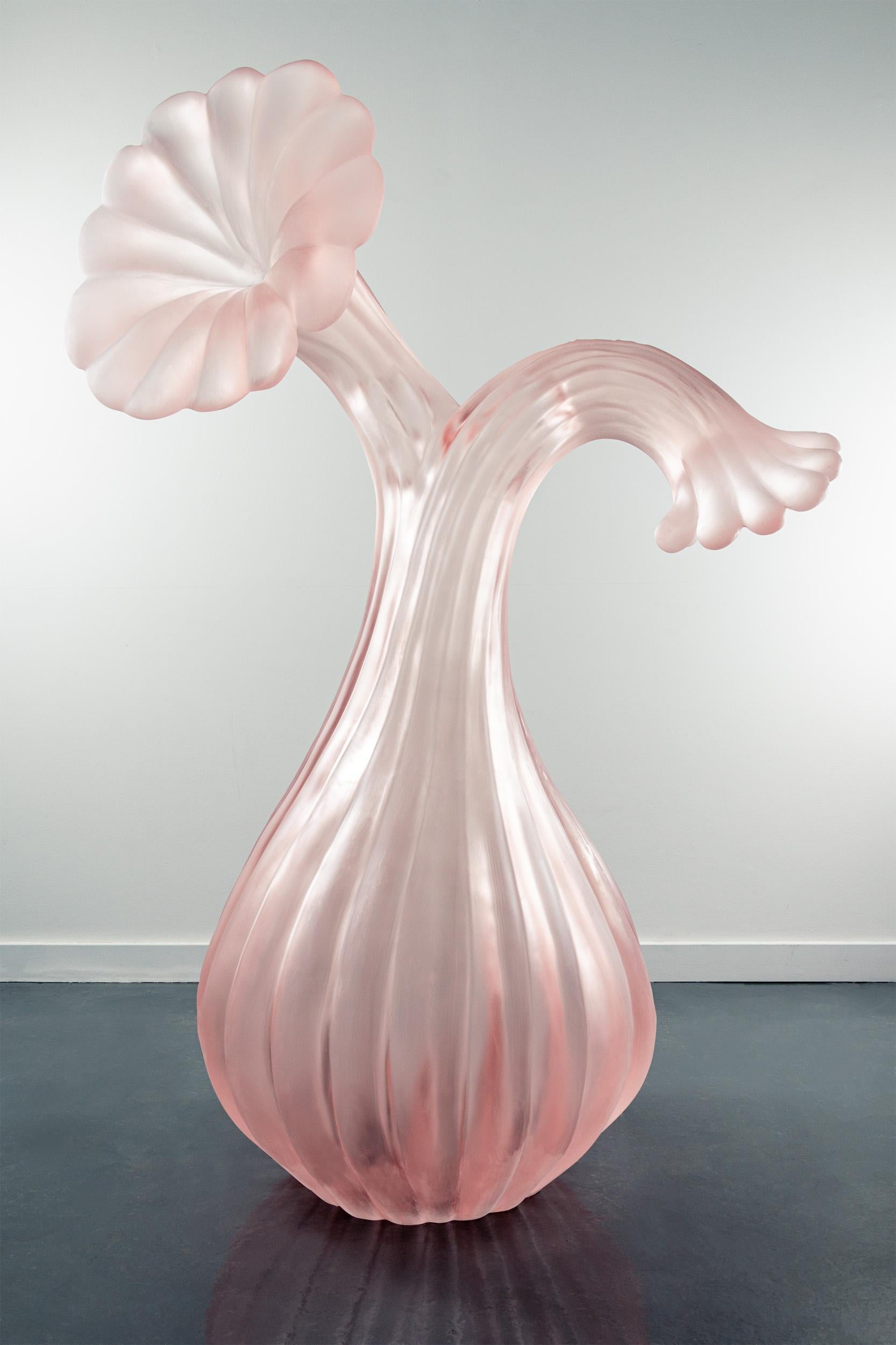 I Am The Keeper Of Our Conversation (Io sono il custode della nostra conversazione) Scultura grande in resina rosa di Karen Atta In condizioni Nuovo in vendita a New York, NY