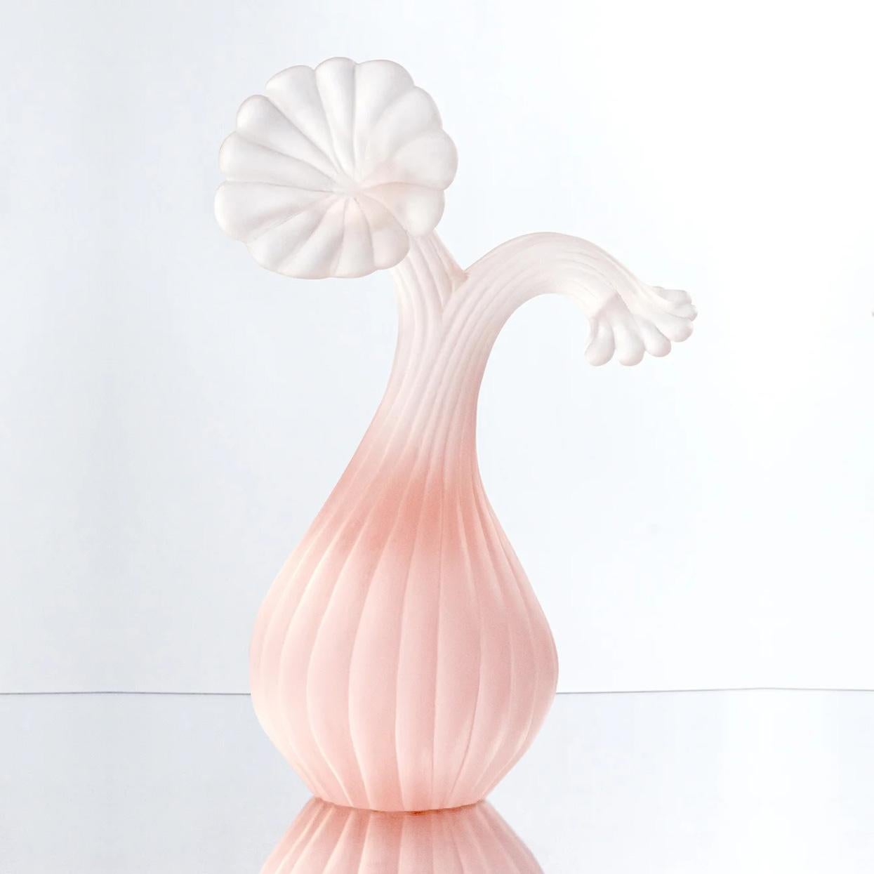 Io sono il custode del nostro modello di conversazione di Karen Atta

13.5” x 5.75” x 5”

Resina

Karen è una pioniera della scultura in resina. Per oltre 25 anni, il suo studio commerciale ha creato oggetti unici per applicazioni di design e