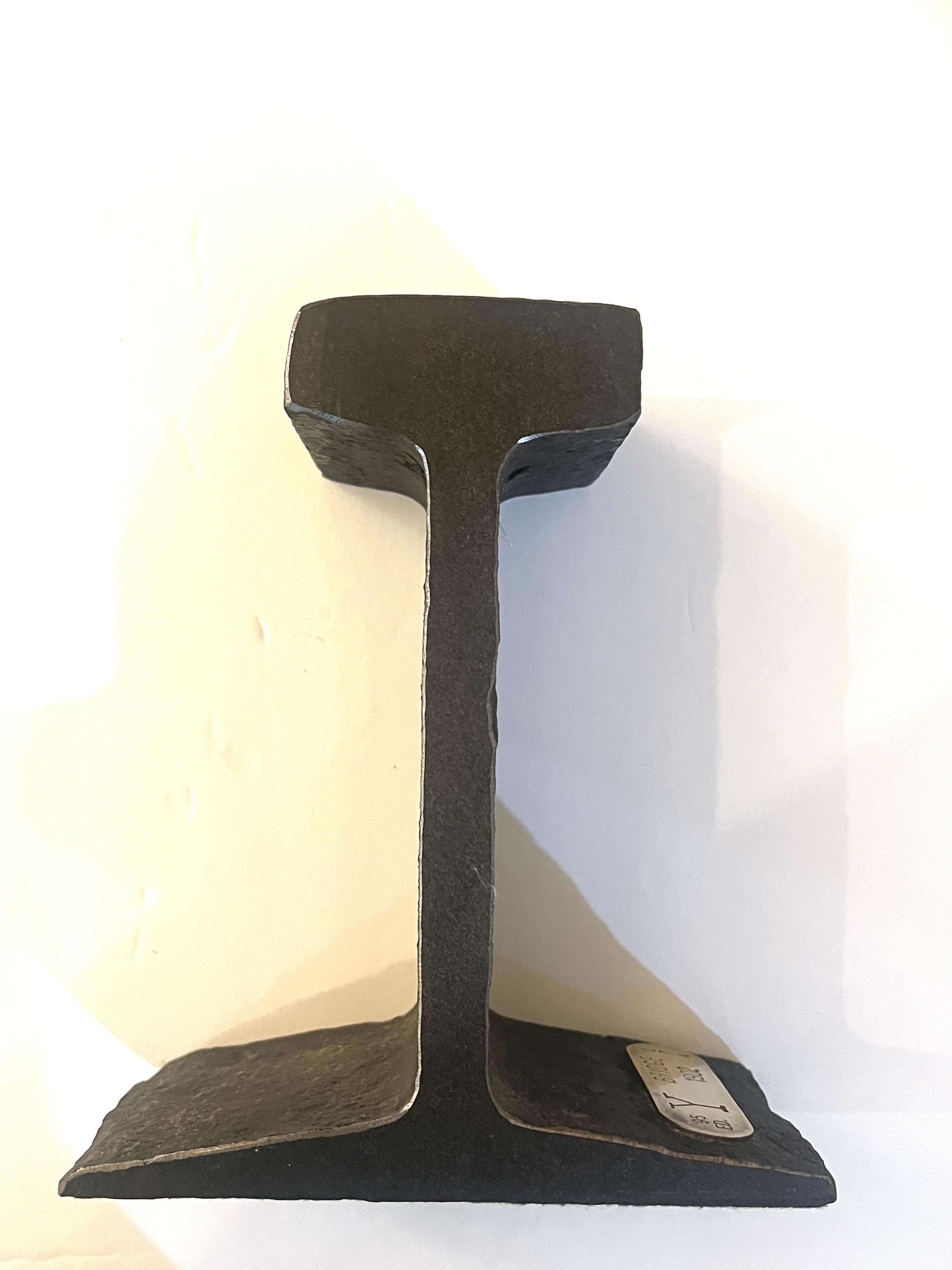20ième siècle I Beam Original Piece From 1902 Y Bridge Collectible Stamped Bookend Doorstopper en vente