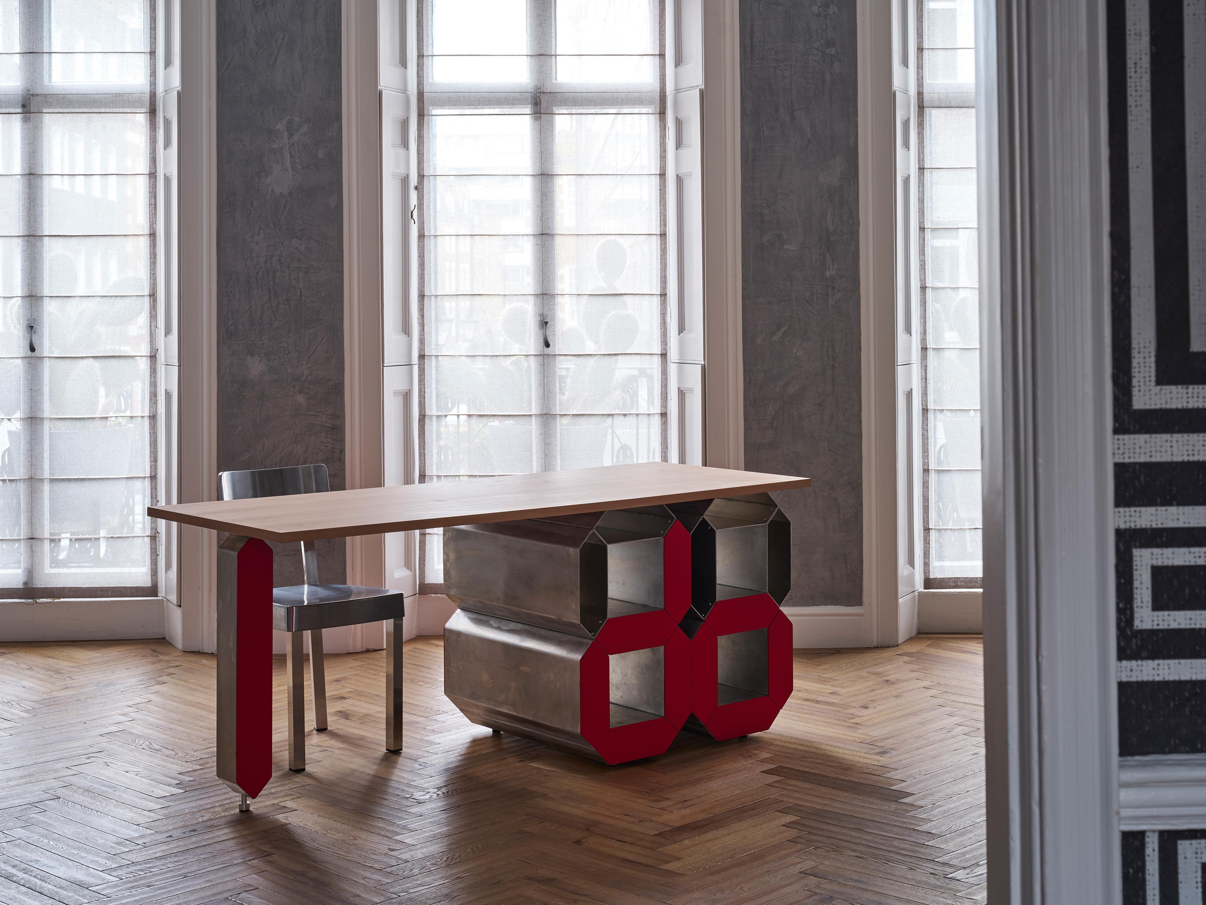 I Do desk from the Alexandre Arrechea SoShiro collaboration In New Condition For Sale In London, GB