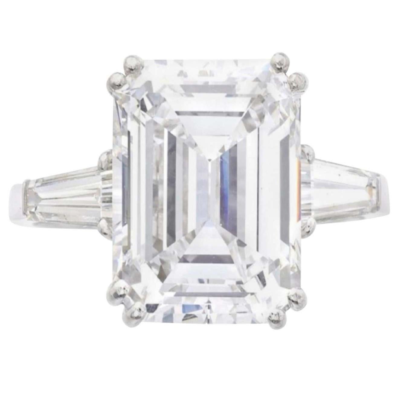 Moderne Bague avec diamant taille émeraude certifié GIA de 2,20 carats D VVS1 de pureté en vente