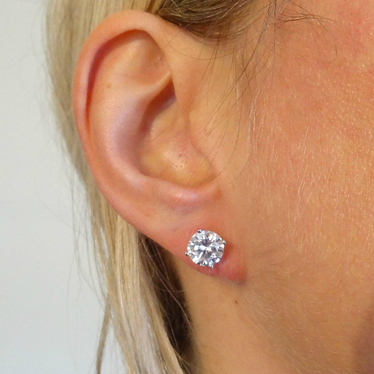 I FLAWLESS D Farbe GIA 3,60 Karat Runder Brillantschliff Diamant Ohrstecker

gefasst in massivem Platin