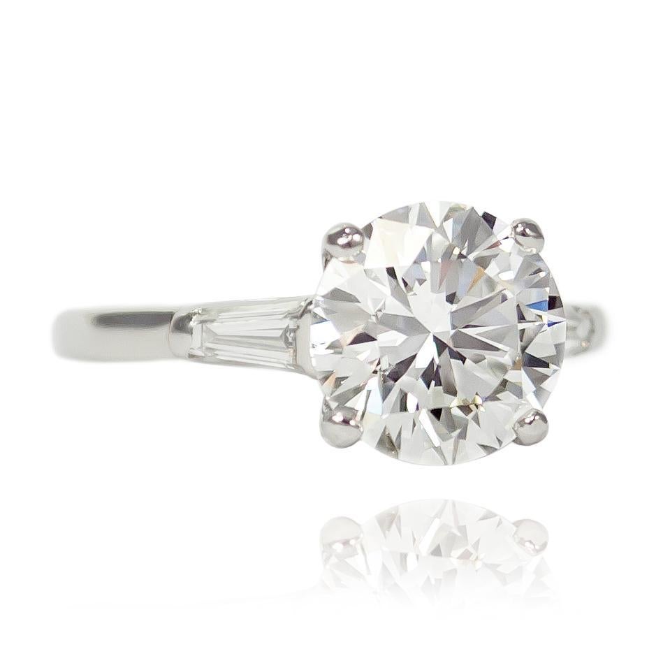 Moderne I FLAWLESS GIA certifié diamant de 2 carats de taille idéale Triple Excellent  en vente