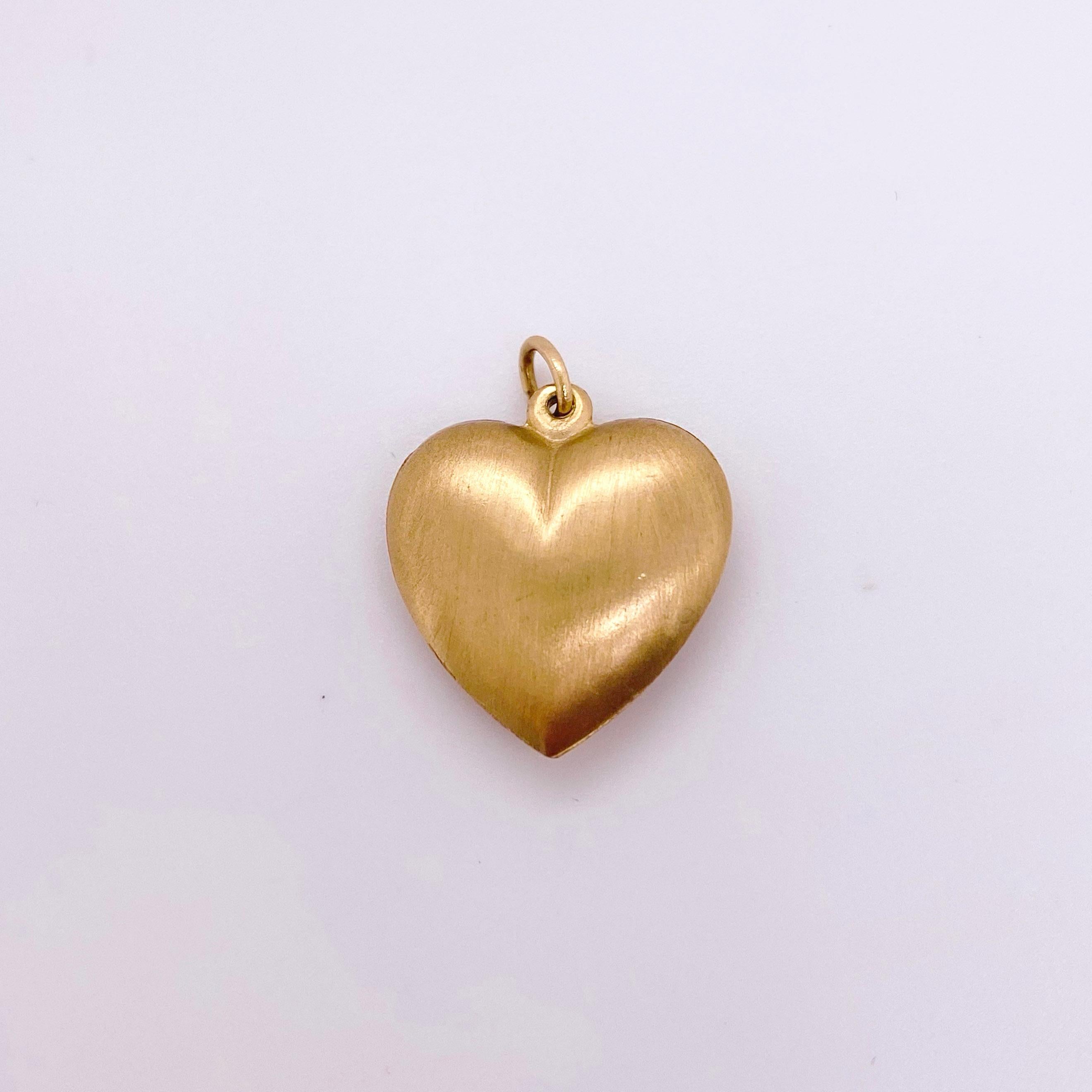 This delicate puffed heart is perfect as a pendant on a chain or a charm on a bracelet.  It has a very attractive finish that is Florentine and diamond cut and this is on both sides.
The details for this beautiful necklace are listed below:
Metal