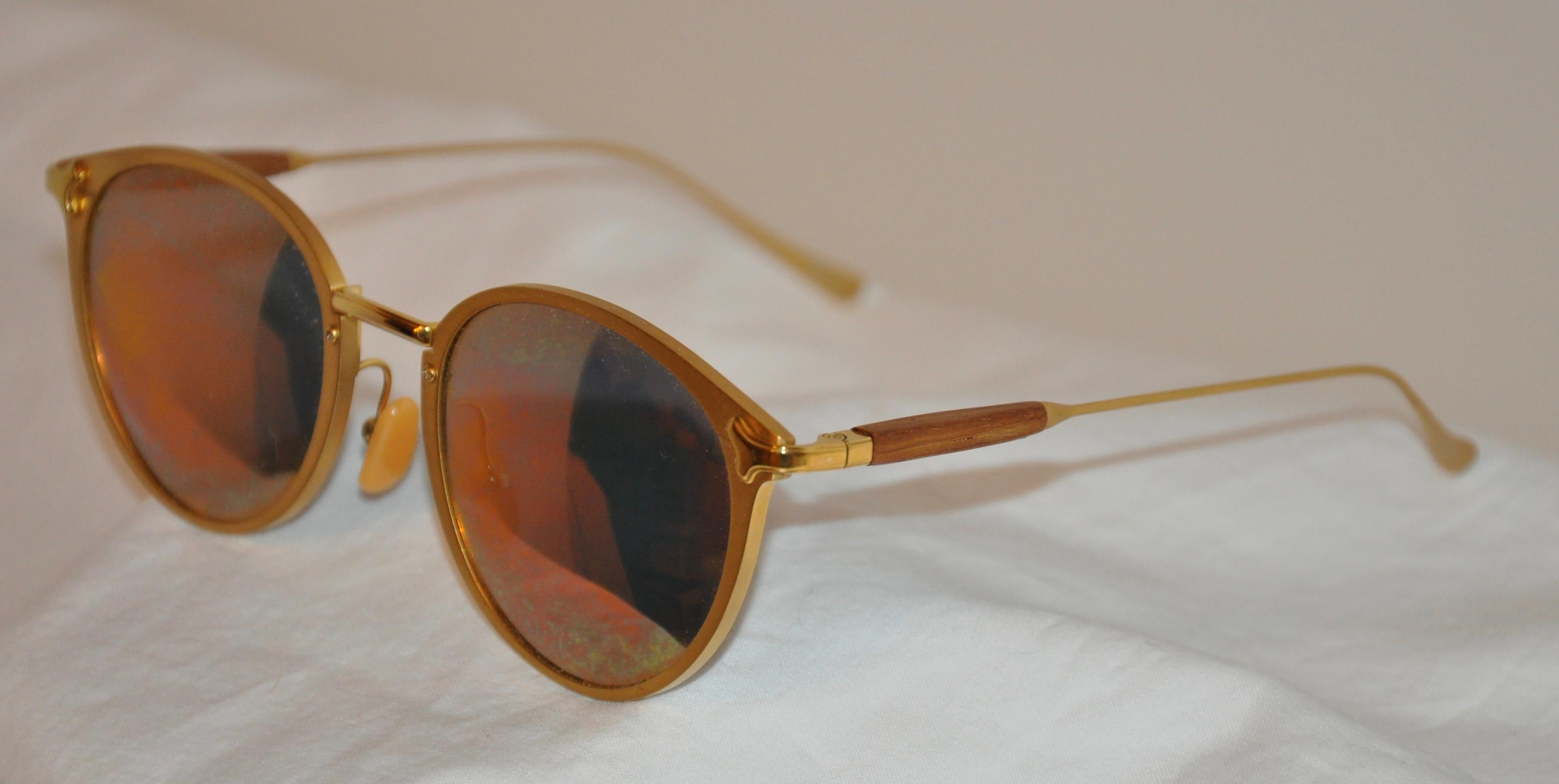 Koln lunettes de soleil en or poli et titane avec bois poli sculpté à la main en vente 2