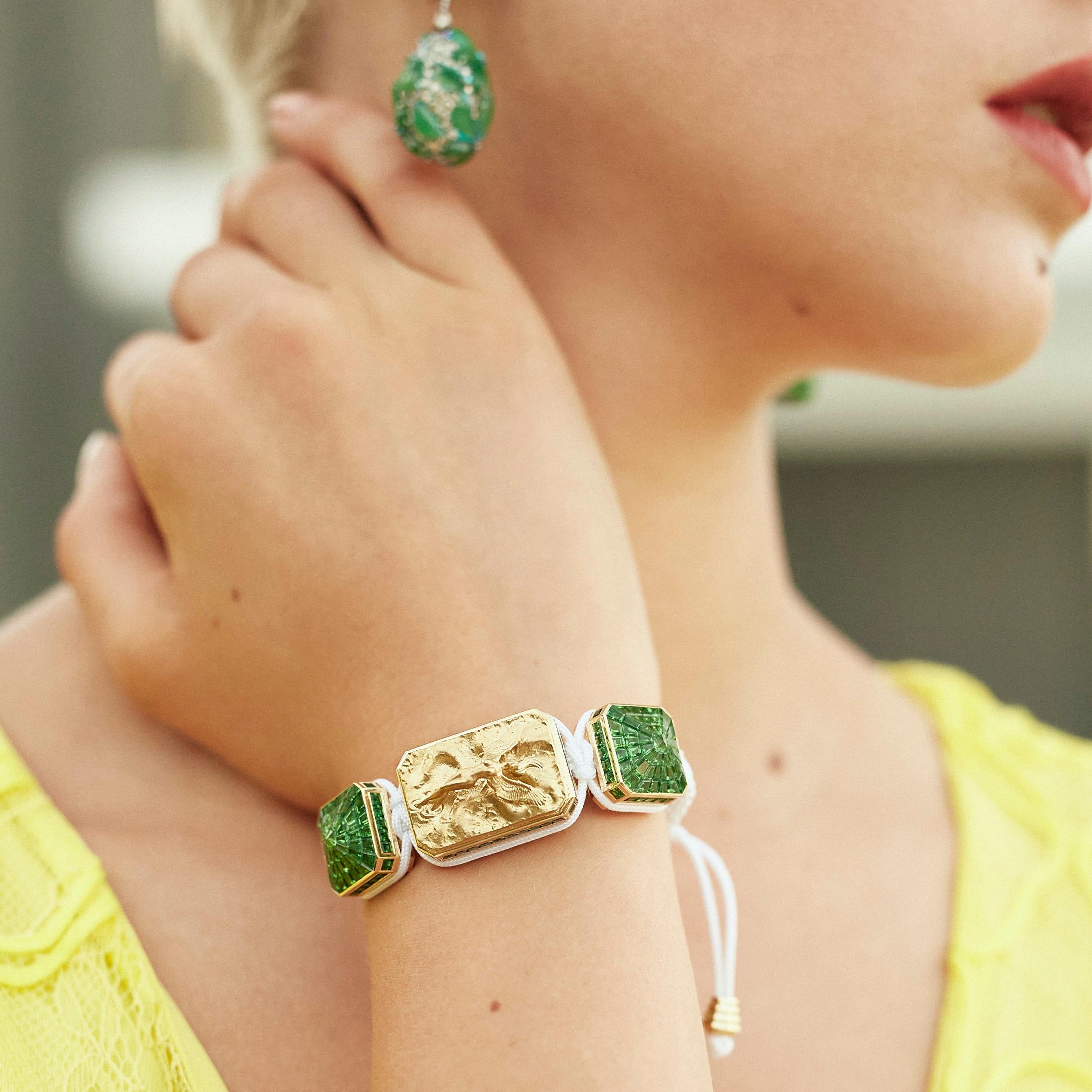 I Love Me & MyLife 3D Microsculpture 18k Gold Emeralds Bracelet White Cord In New Condition For Sale In Bilbao, ES