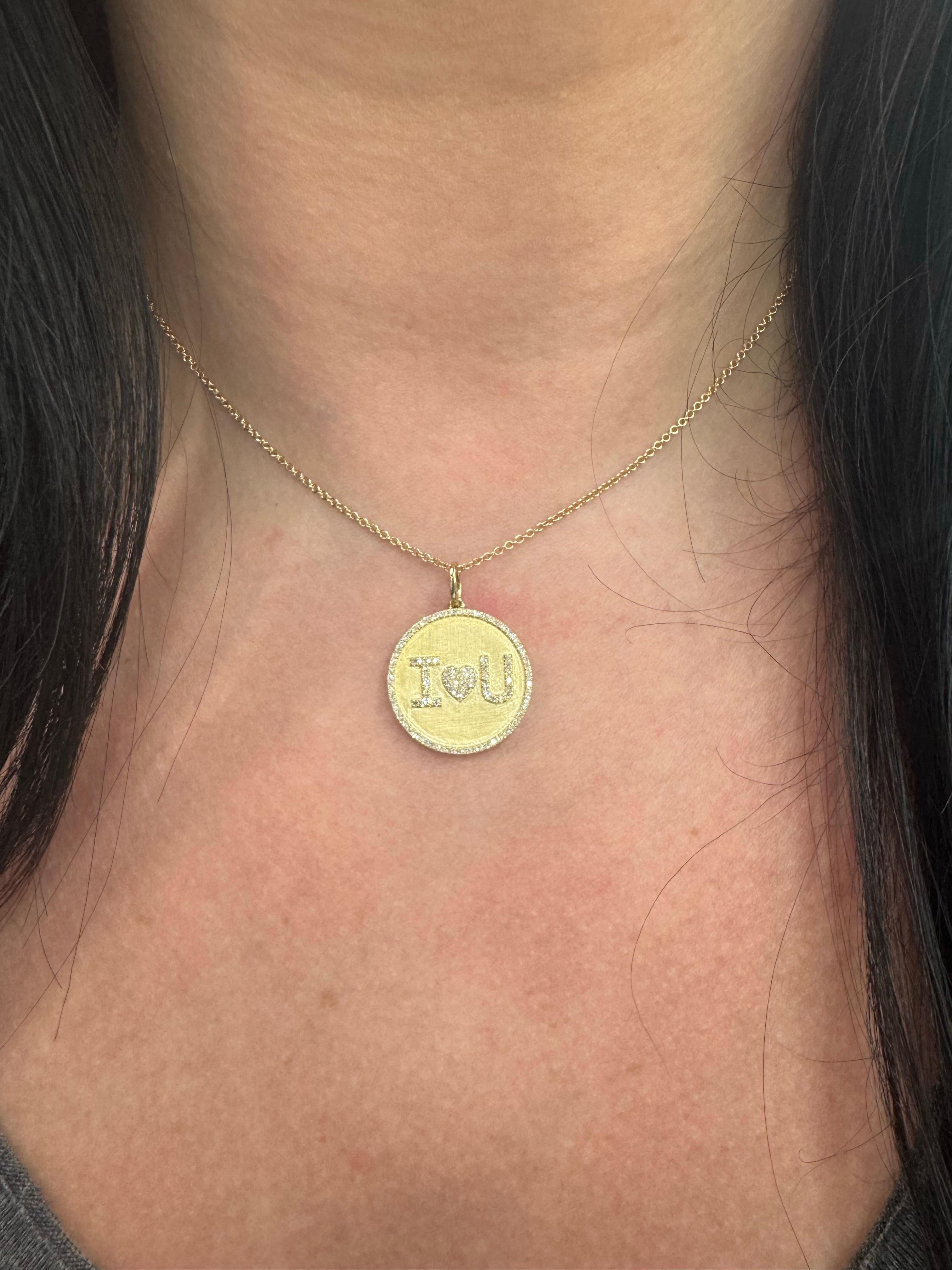 Pendentif breloque « I LOVE YOU » en or jaune 14 carats avec disques de diamants de finition mate 0,27 carat en vente 14