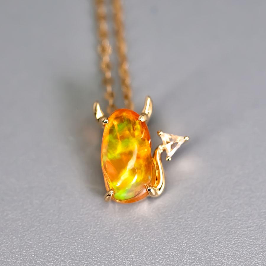 Te Amo, Diablillo - Collar Colgante Ópalo de Fuego Mexicano Diamante Oro Amarillo 18K.




Nombre del diseño: ¡Te quiero, diablillo!

Idea de diseño: Encontré este ópalo de fuego supremo con un precioso juego de colores del arco iris.  Sentí mucho