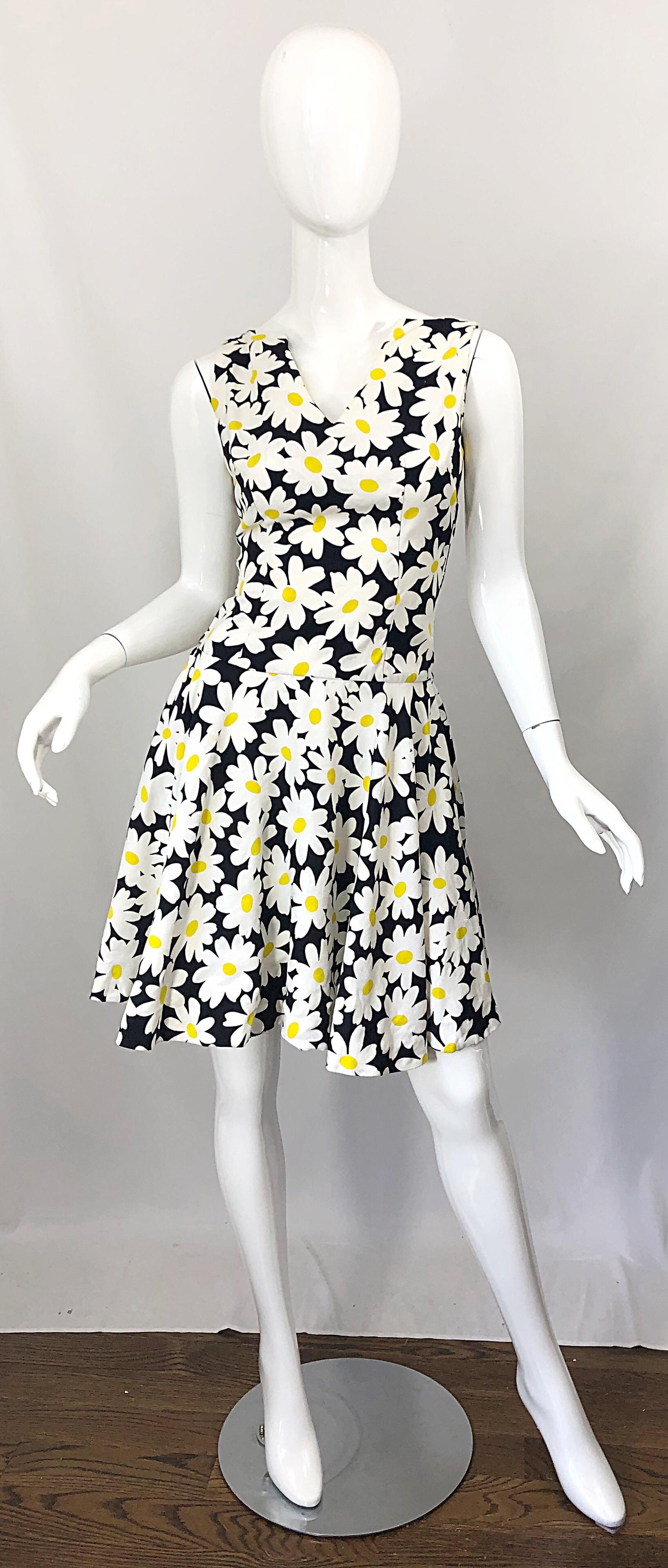 I Magnin 1960s Black and White Daisy Print Pique Cotton Vintage 60s A Line Dress For Sale 6
