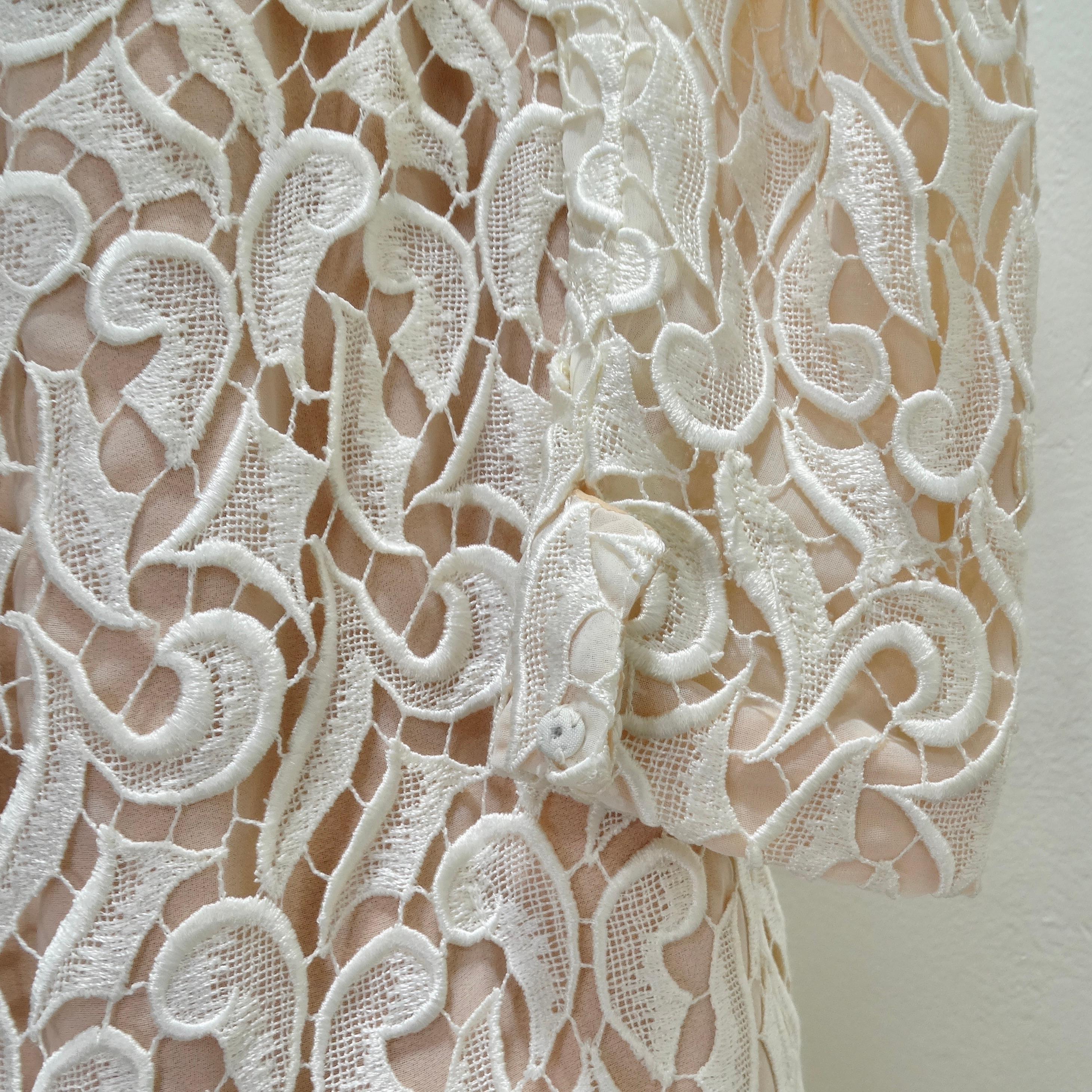 Femenino o masculino I Magnin Travilla Vestido de novia sirena de encaje blanco de los años 80 en venta