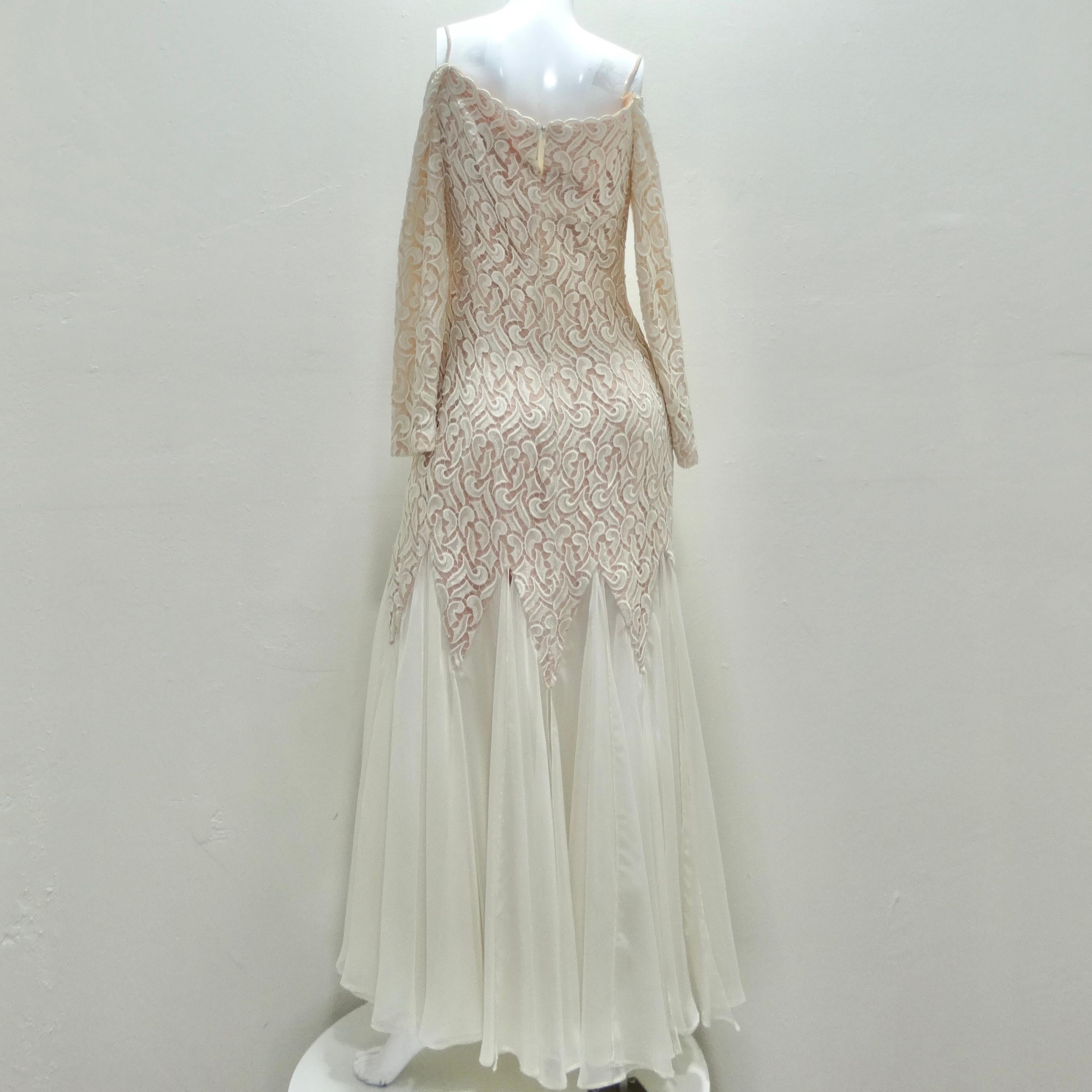 I Magnin Travilla - Robe de mariée en dentelle blanche des années 1980 en vente 3