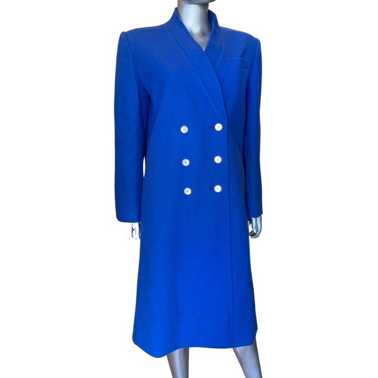 I Magnin Vintage Cobalt Blue Wool Double Breasted Modern Coat Size 10/12 In Good Condition For Sale In Palm Springs, CA
