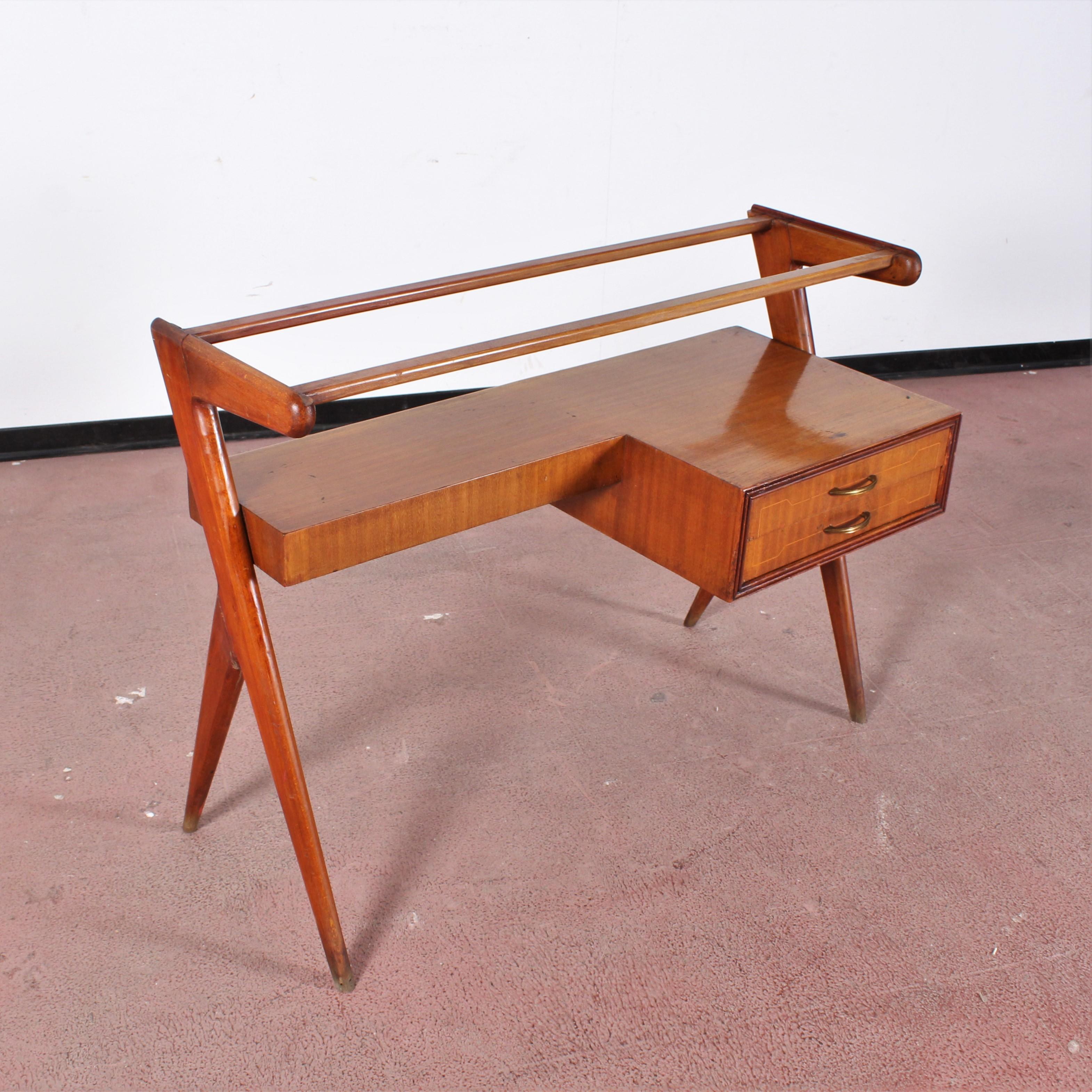 I. Parisi Geometric Midcentury Small Wood and Thick Glass Desk Table Italy 1950s 8