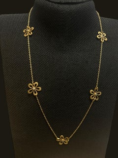 I. Reiss Flower Diamond Motif 14 Karat Yellow Gold Charm Necklace