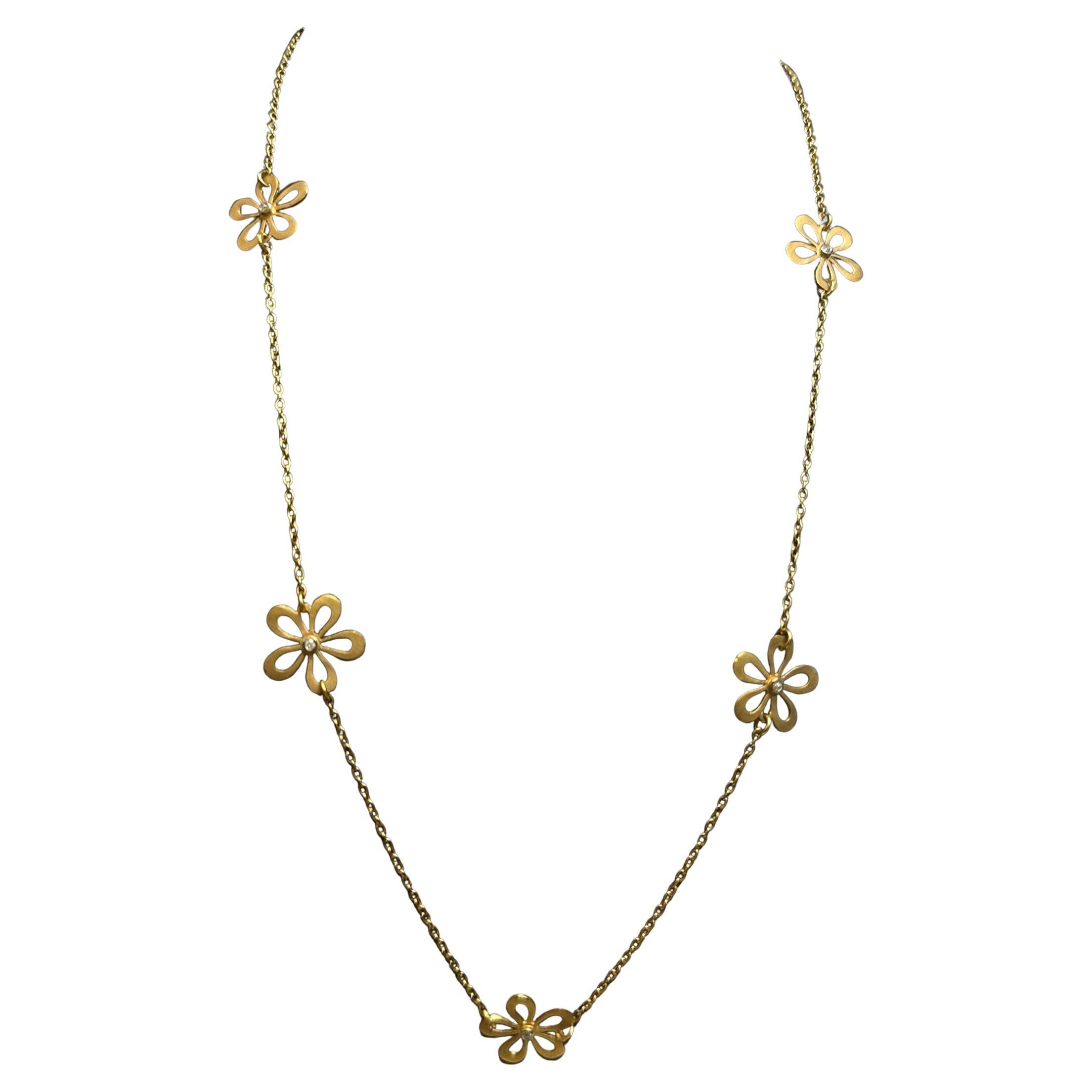 I. Reiss Flower Diamond Motif 14 Karat Yellow Gold Charm Necklace For Sale