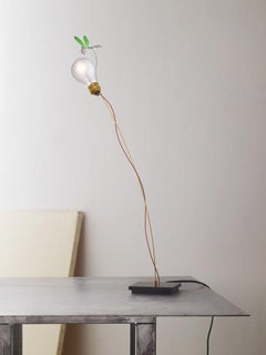 I Ricchi Poveri Bzzzz green table lamp by Ingo Maurer