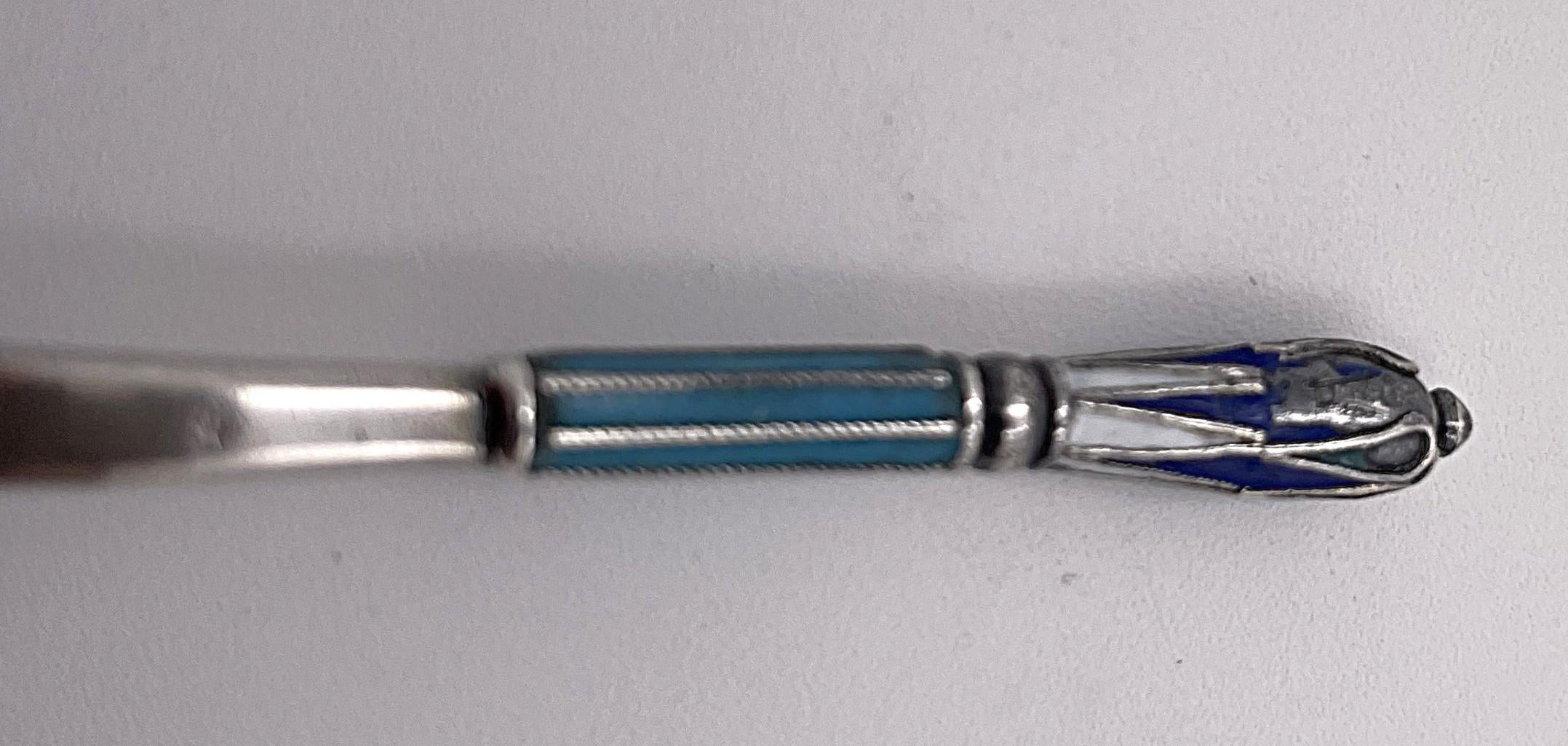 Russo I. Cucchiaio russo in smalto e argento di Saltykov della fine del XIX secolo in vendita