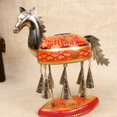 I/W PAINTED ROUND BELL Horse