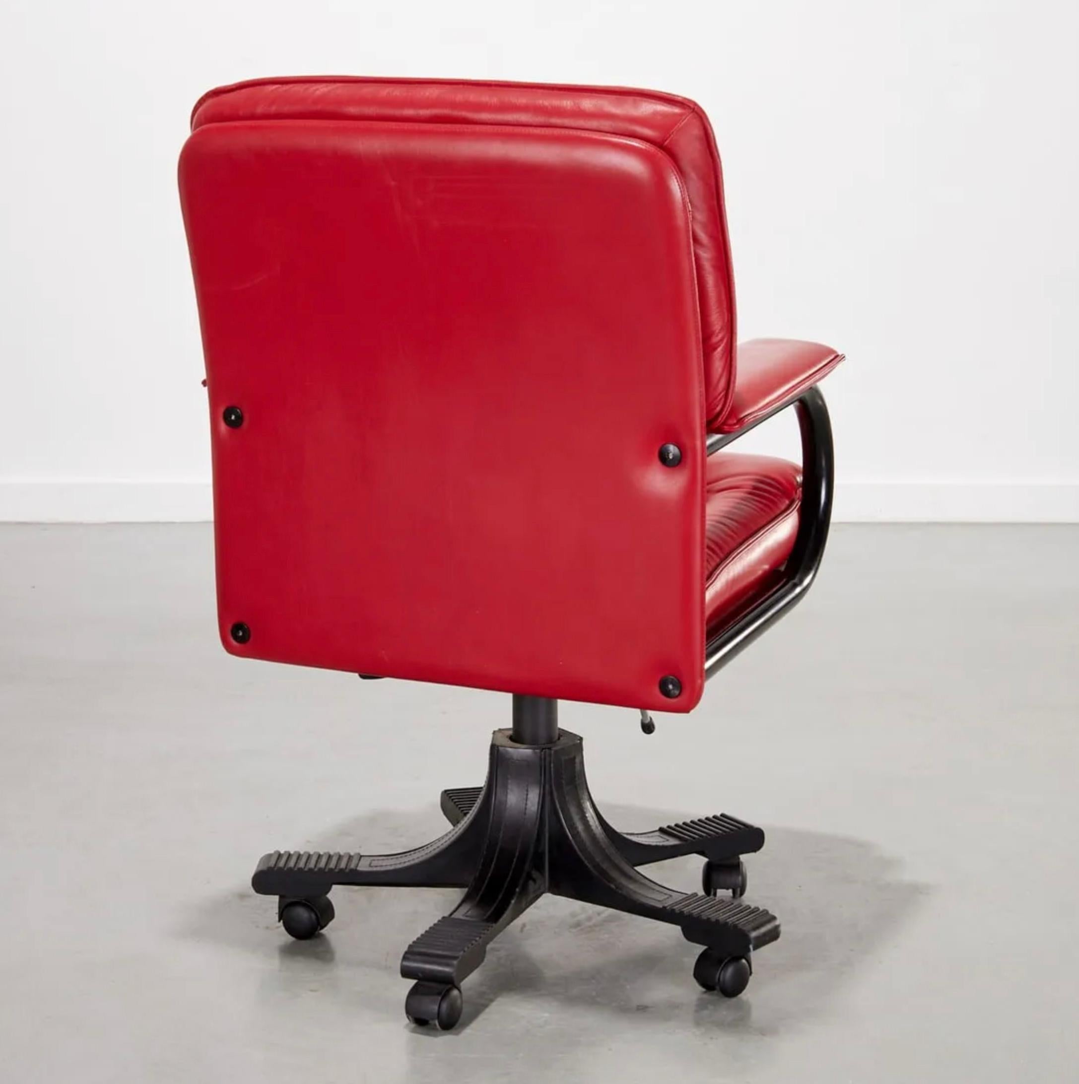 Late 20th Century i4 Mariani for Pace Leather Executive Office Chair For Sale
