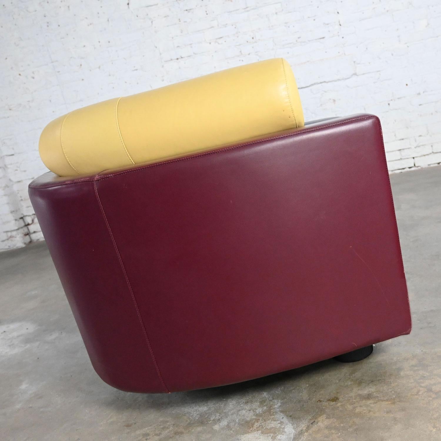 I4 Mariani Postmodern Italian Molto + Di Maroon Leather Sofa Ammannati -Vitelli For Sale 9