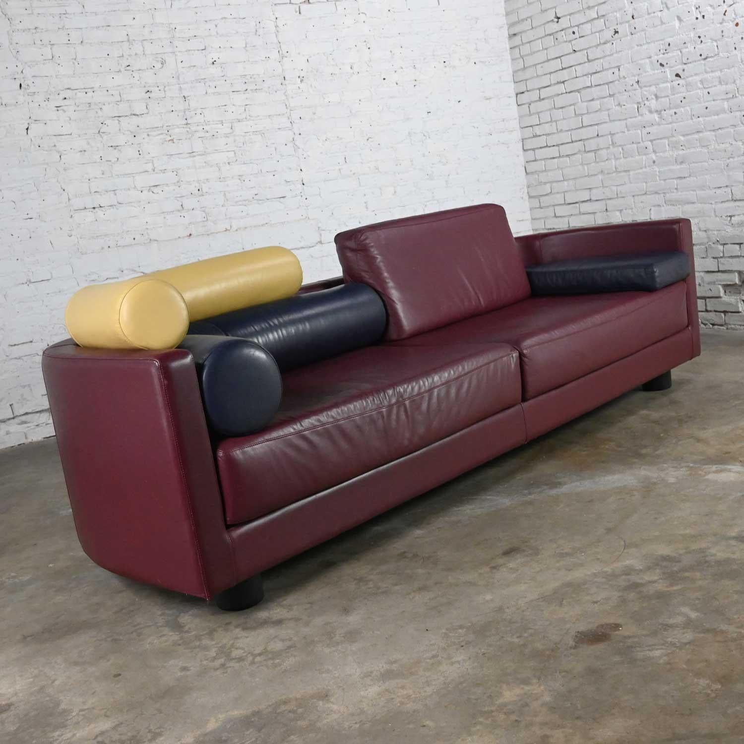 Post-Modern I4 Mariani Postmodern Italian Molto + Di Maroon Leather Sofa Ammannati -Vitelli For Sale