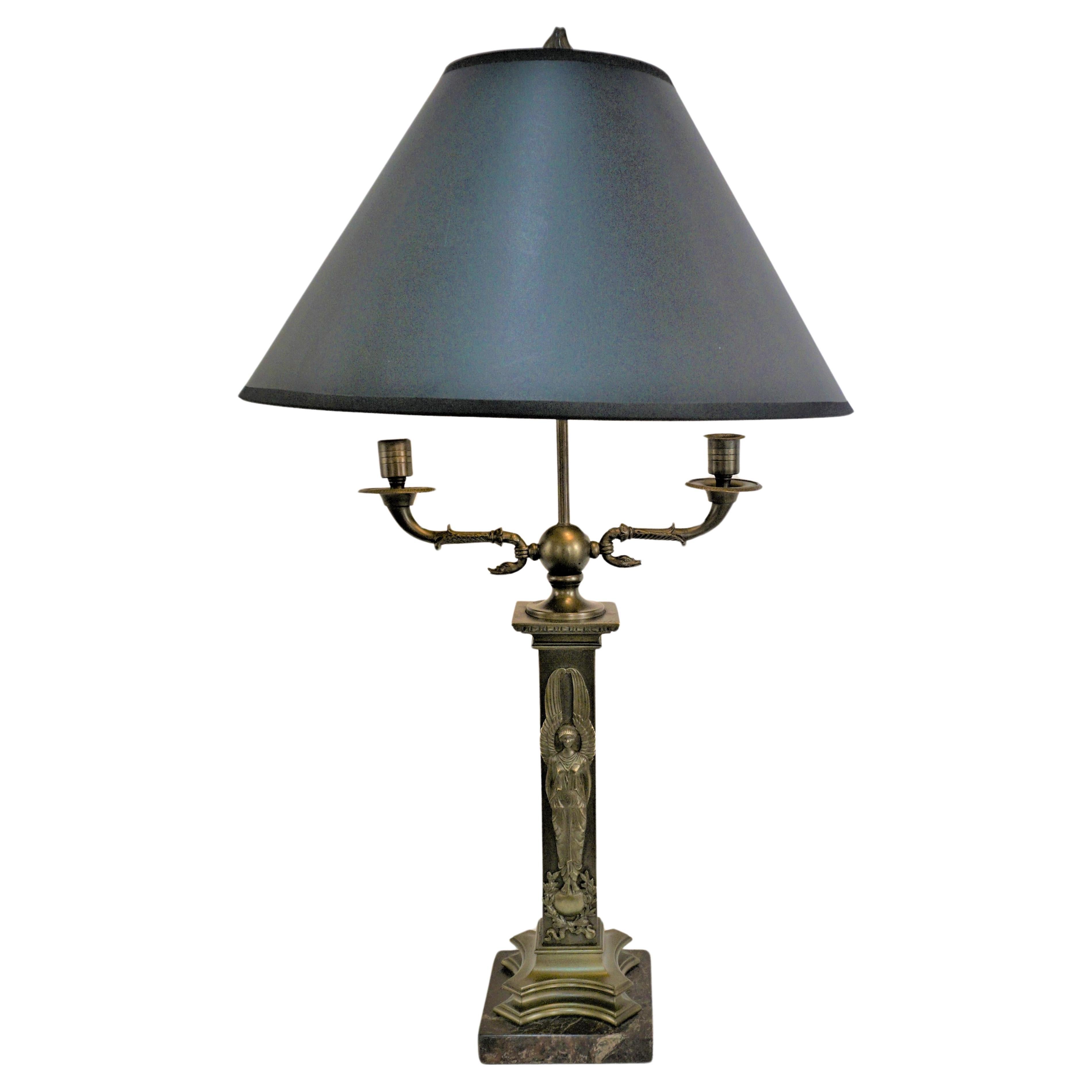 Lampe de table Empire en bronze du XIXe siècle 