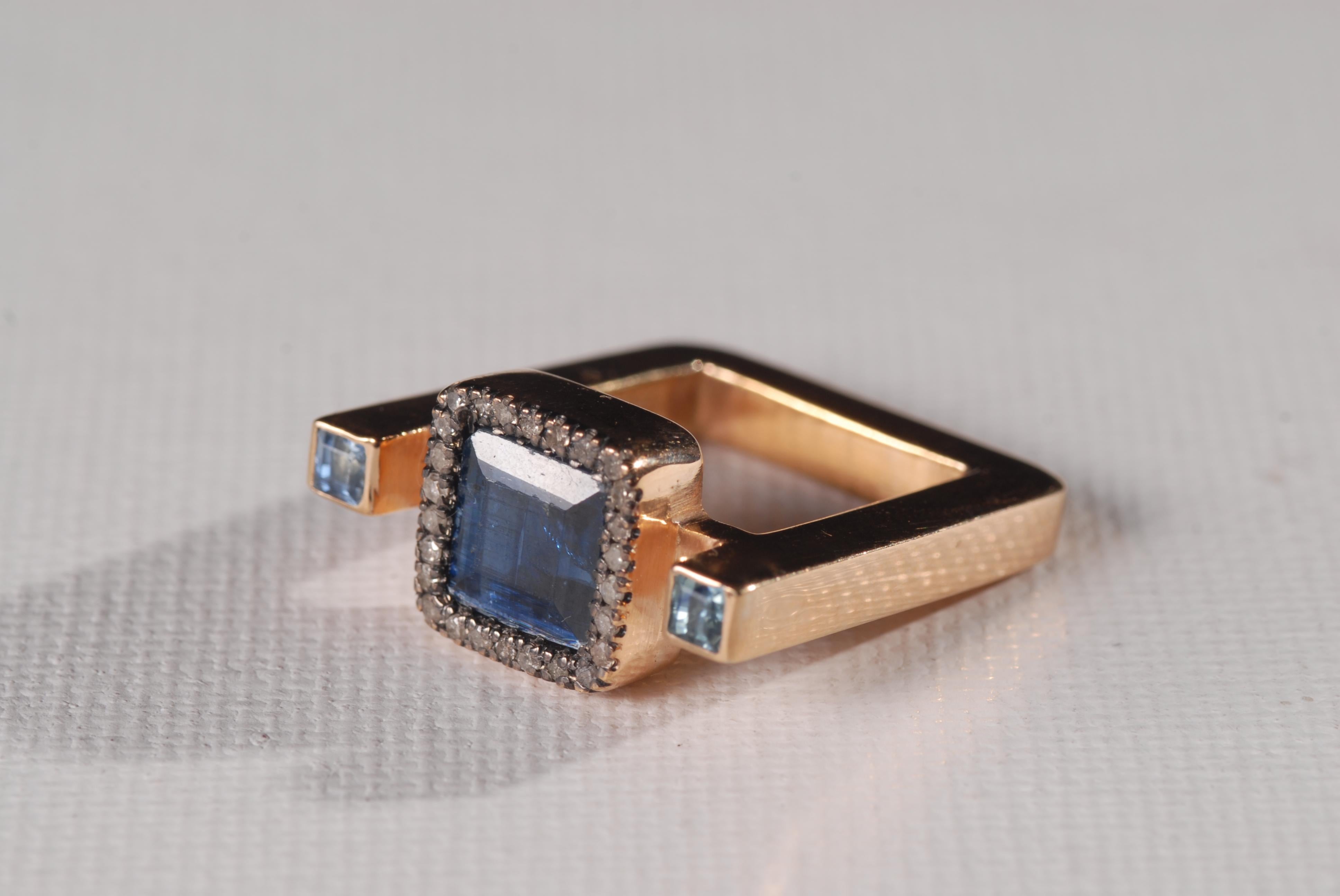 Women's or Men's Ia Jewels Gold-Plated Silver Sapphire Diamond Cocktail Ring For Sale
