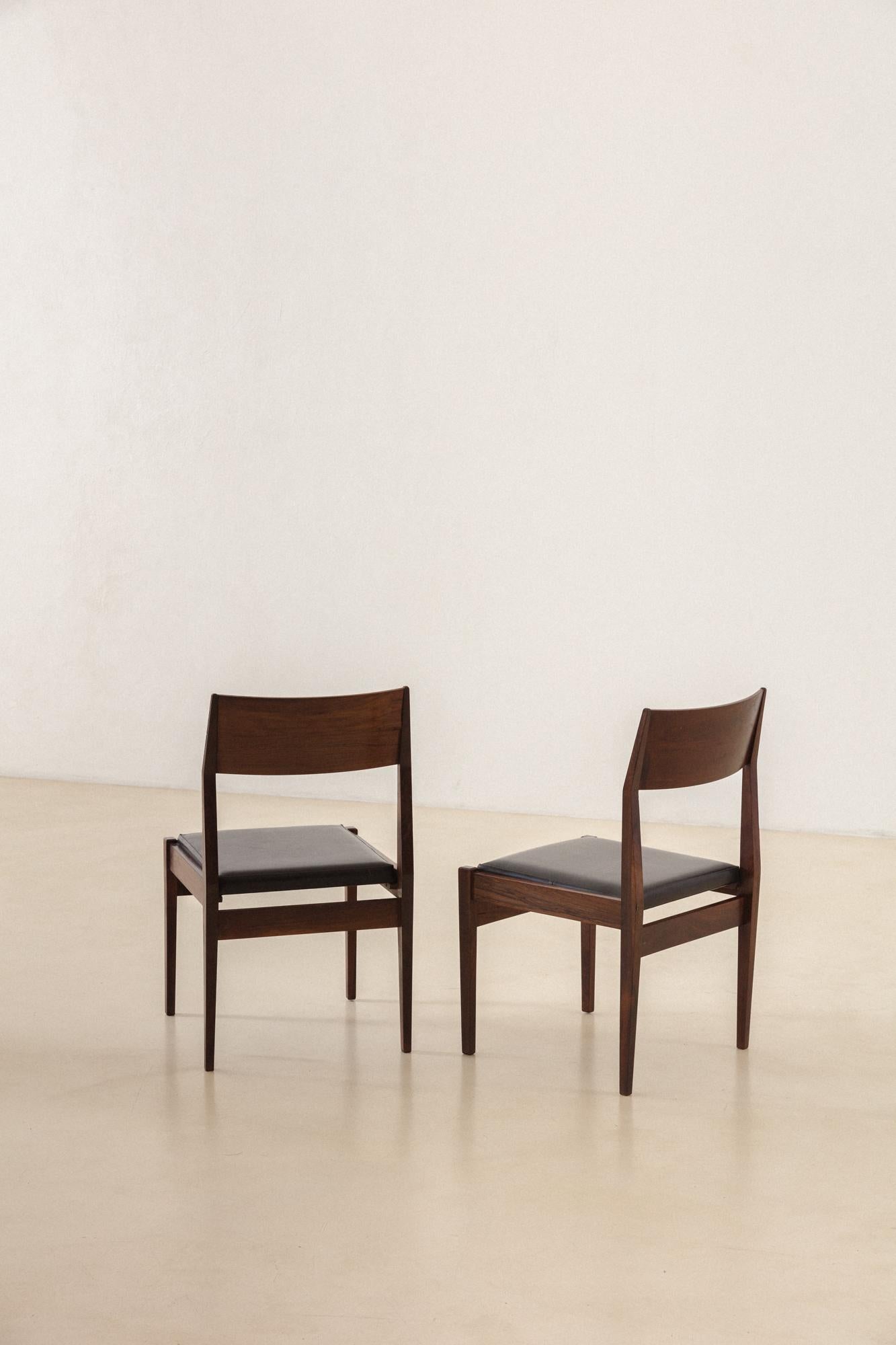 Iadê Rosewood Dining Chairs, Italo Bianchi, 1950s In Good Condition For Sale In New York, NY
