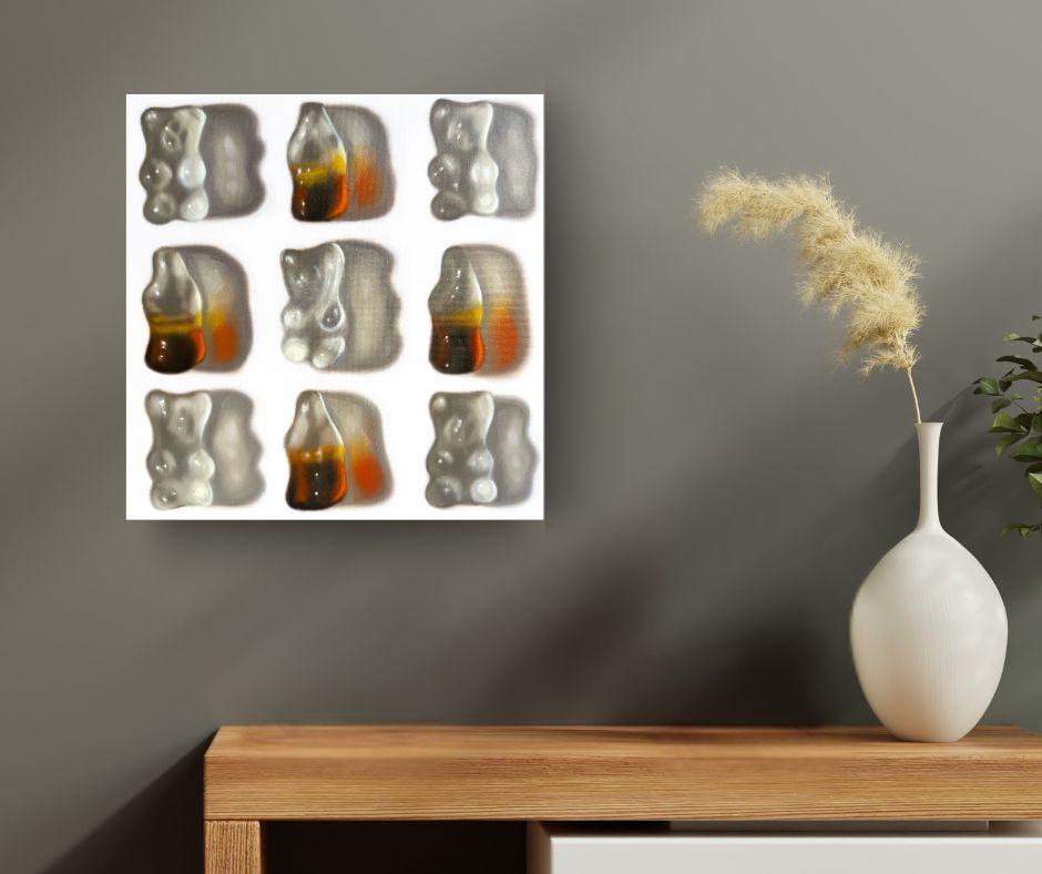 Bären + Cola - originales Stillleben Realismus Ölgemälde - Pop Art Kunstwerk – Painting von Ian Bertolucci