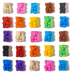 Rainbow Bears - Peinture à l'huile originale de nature morte moderne et réaliste - Art contemporain