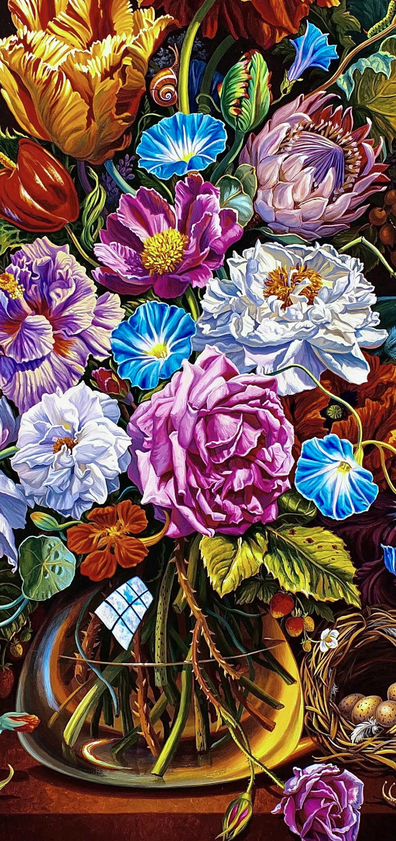 Florero muy barroco con aves del paraíso rojas y loro brillante - Still-Life Painting Negro de Ian Hornak