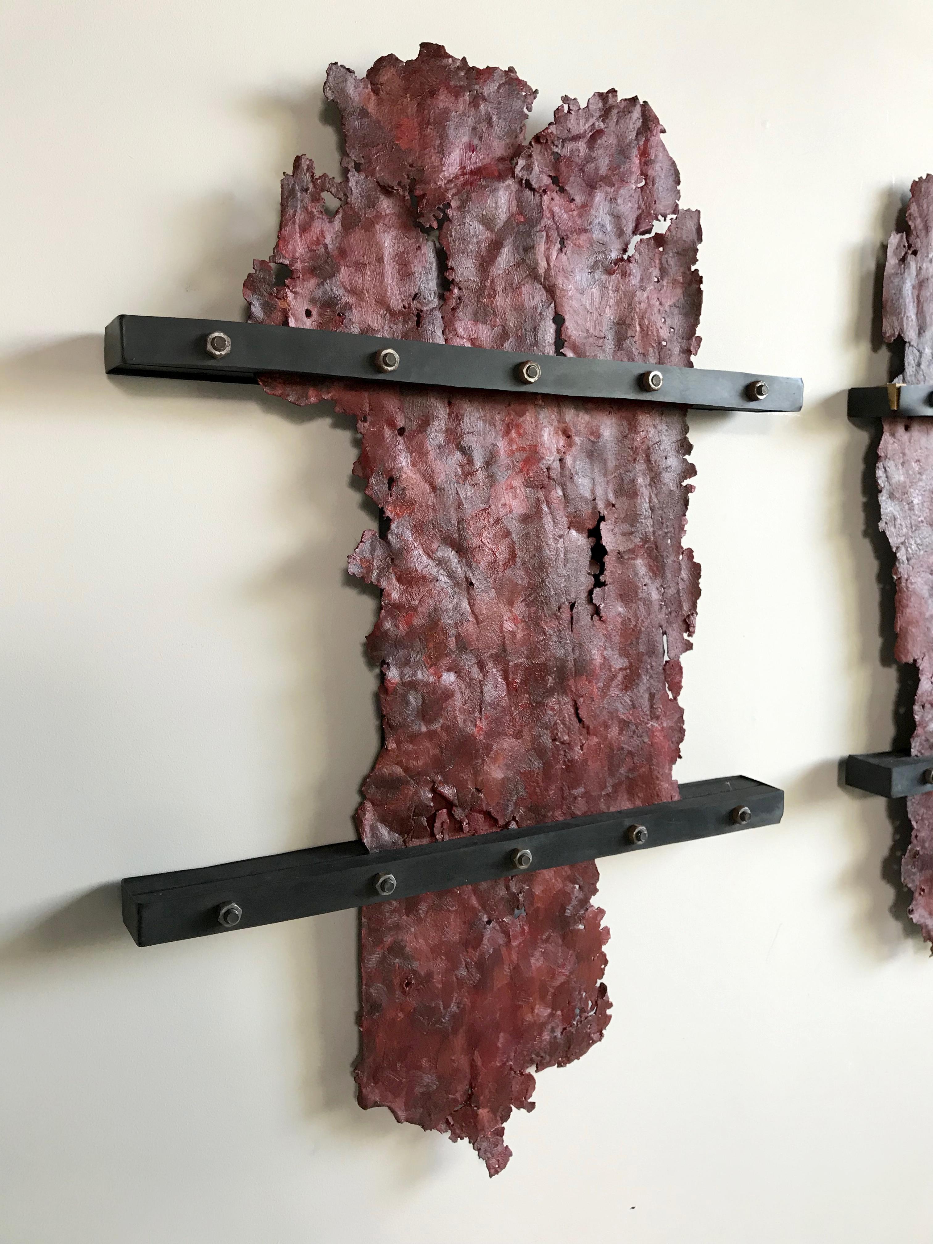 Ian Kane, Tryptic sin título, acero pintado, caucho, madera y pernos, Isla Dalcross, 1992.
Catálogo de la exposición de la galería móvil A Space, Bruselas.
Pieza única.

