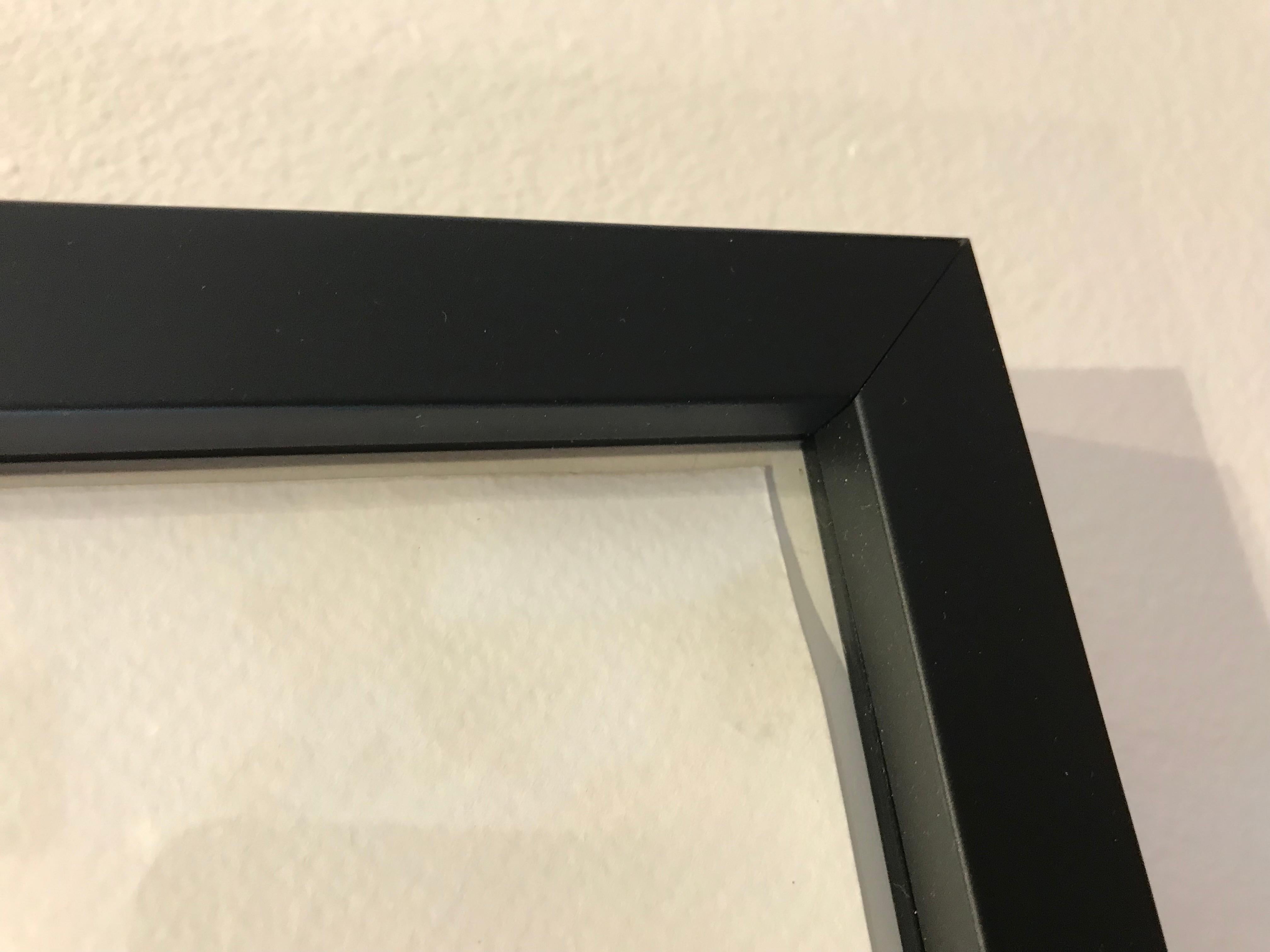 Charmanter Minimalistischer Zeitgenössischer Pudel in schwarz-weiß auf Papier 20 x 20 – Painting von Ian Mason