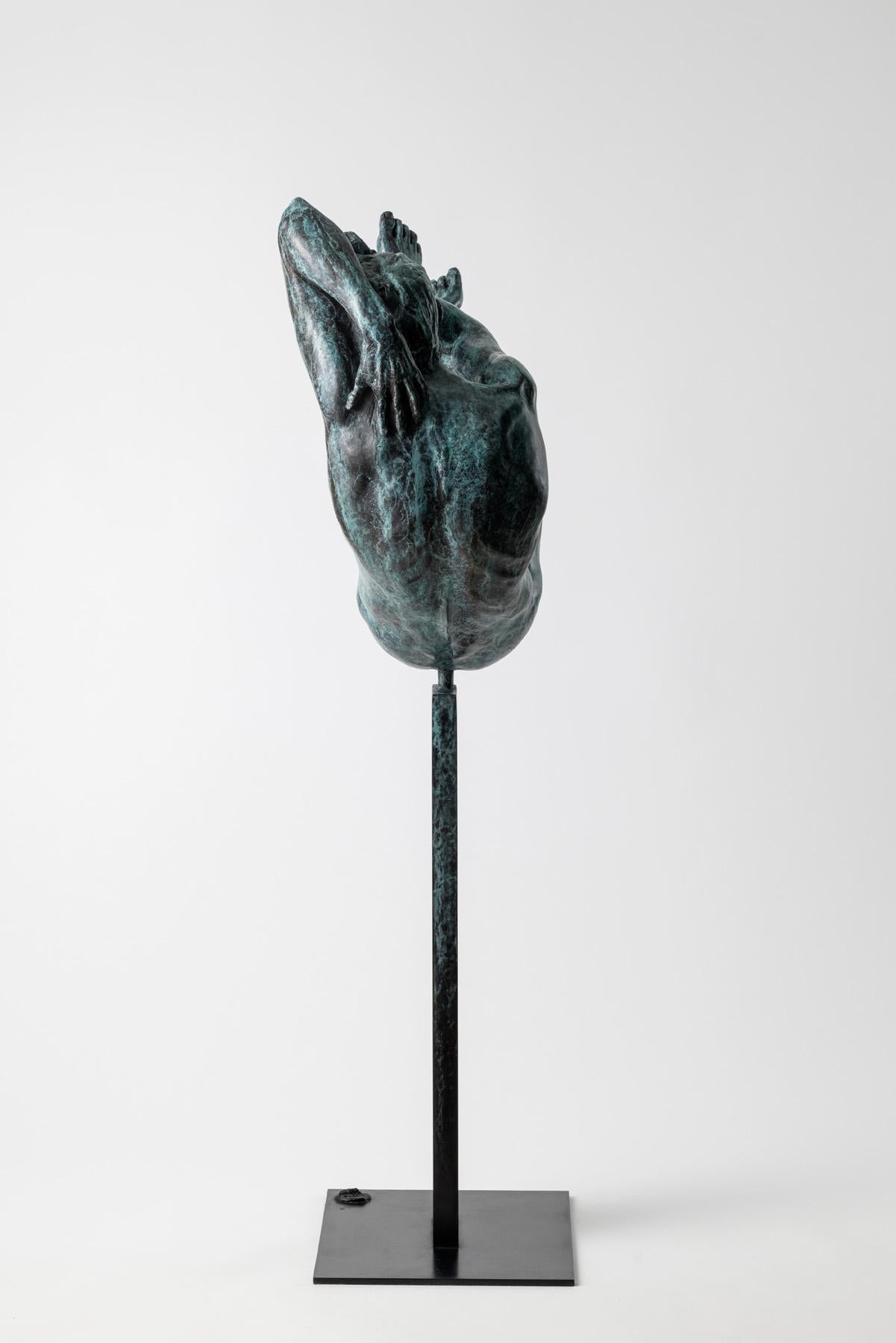 Der Fall (Gold), Figurative Sculpture, von Ian Rank-Broadley