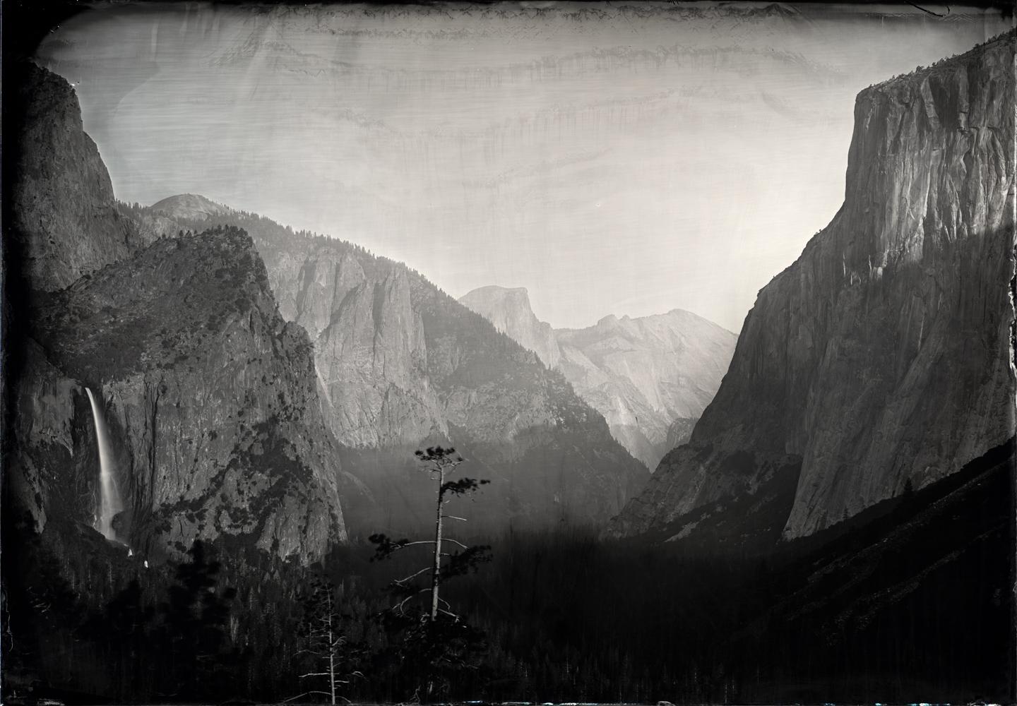 Ian Ruhter Landscape Photograph - Tunnel View, Yosemite