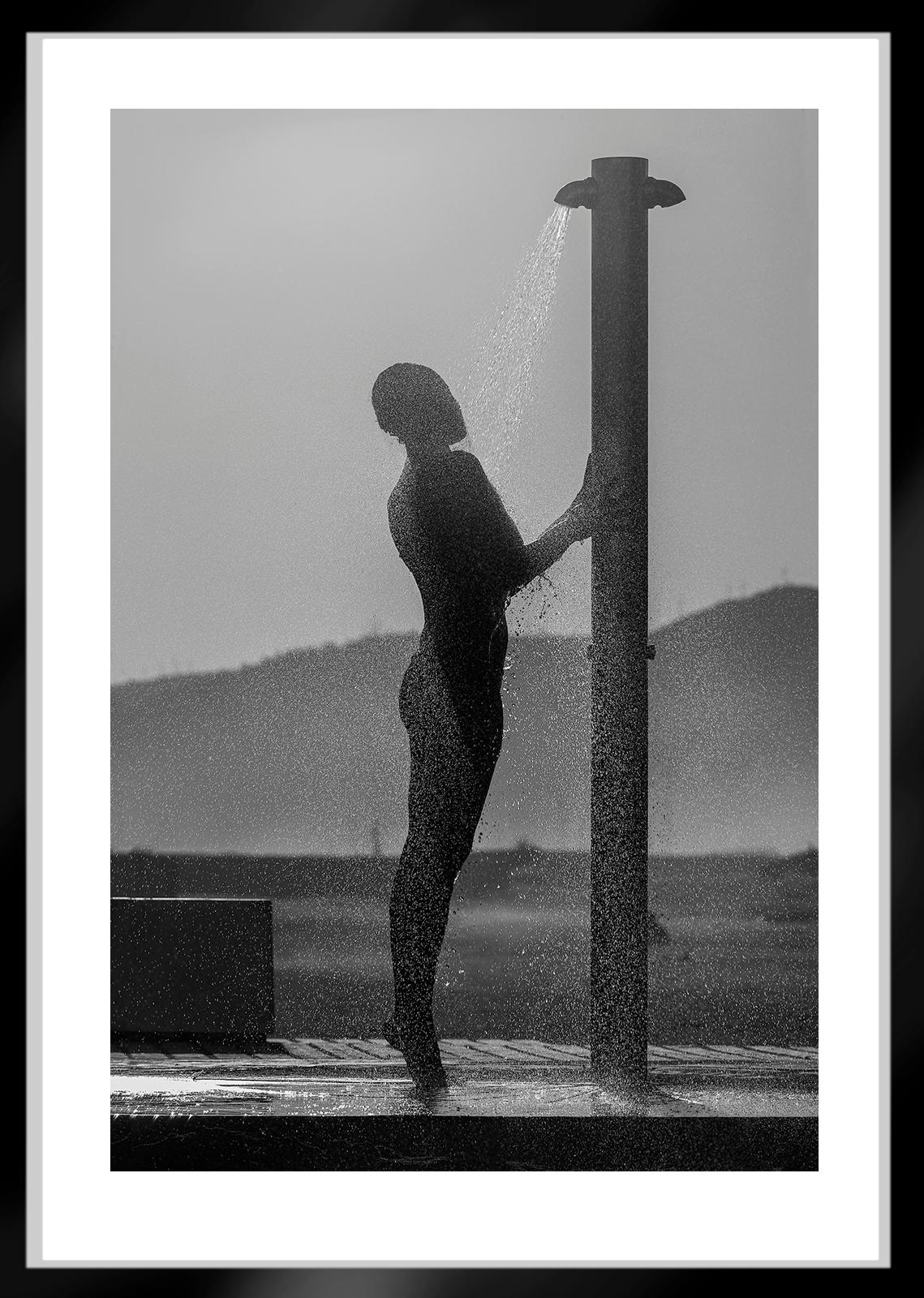 Beach Shower- Signed limited edition nude art print, Contemporary photo, Model - Gray Figurative Photograph by Ian Sanderson