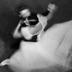 Danza - Stampa firmata di una ballerina in edizione limitata, Foto in bianco e nero, Quadrato, Contemporaneo