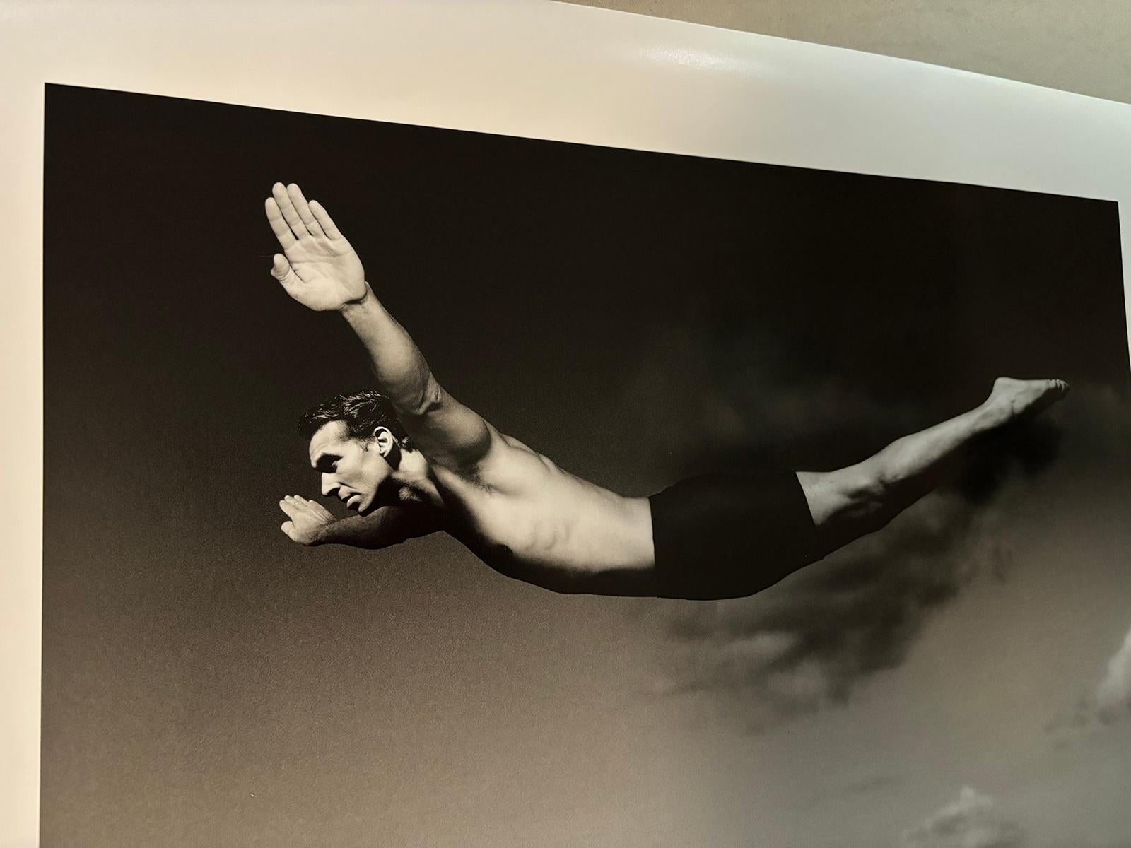 Diver – signierter Kunstdruck in limitierter Auflage, Schwarz-Weiß-Foto, Stillleben im Angebot 2