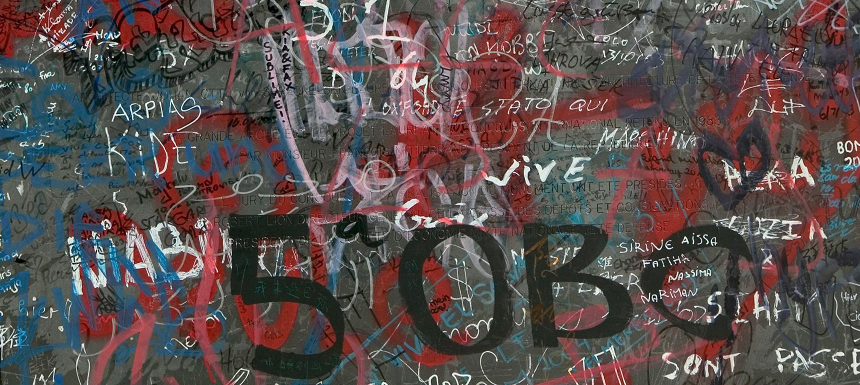 Graffiti - Signierter Kunstdruck in limitierter Auflage, Urban photo, Contemporary (Streetart), Photograph, von Ian Sanderson