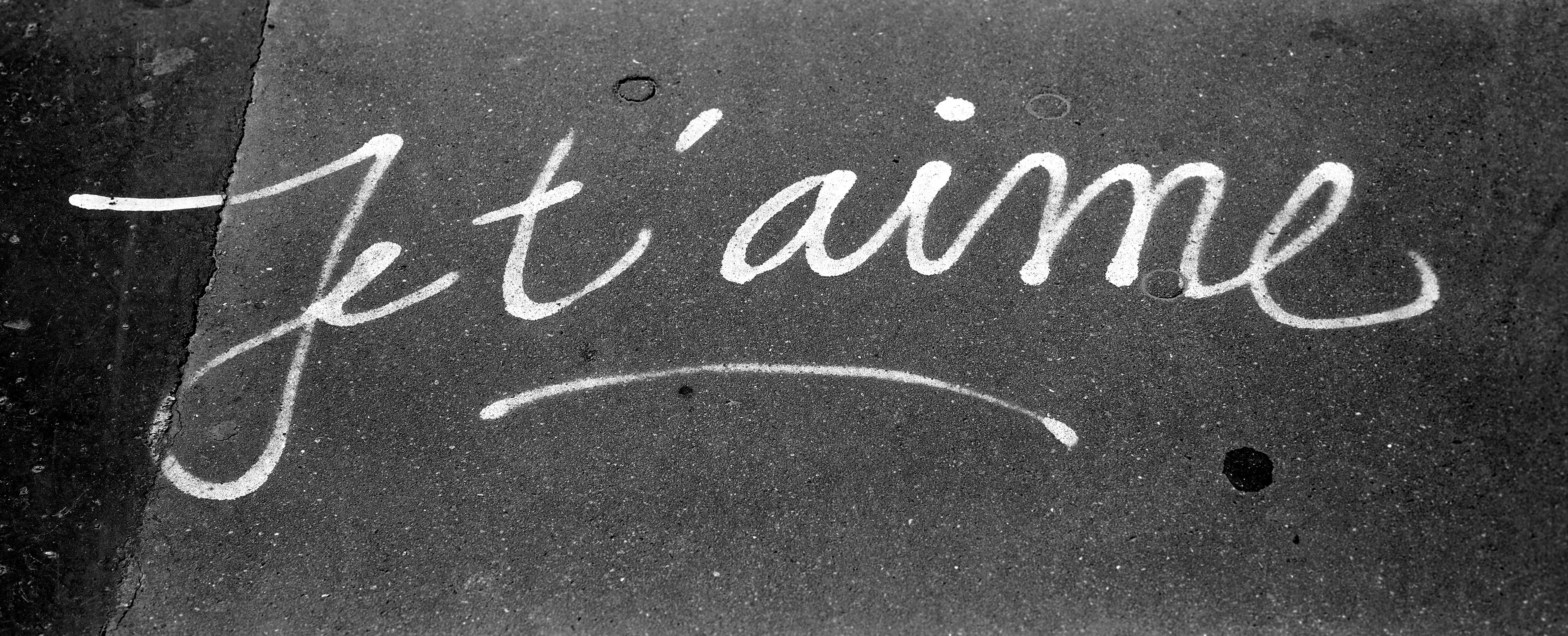 Je t'aime – signierter Kunstdruck in limitierter Auflage, romantisches Schwarz-Weiß-Foto