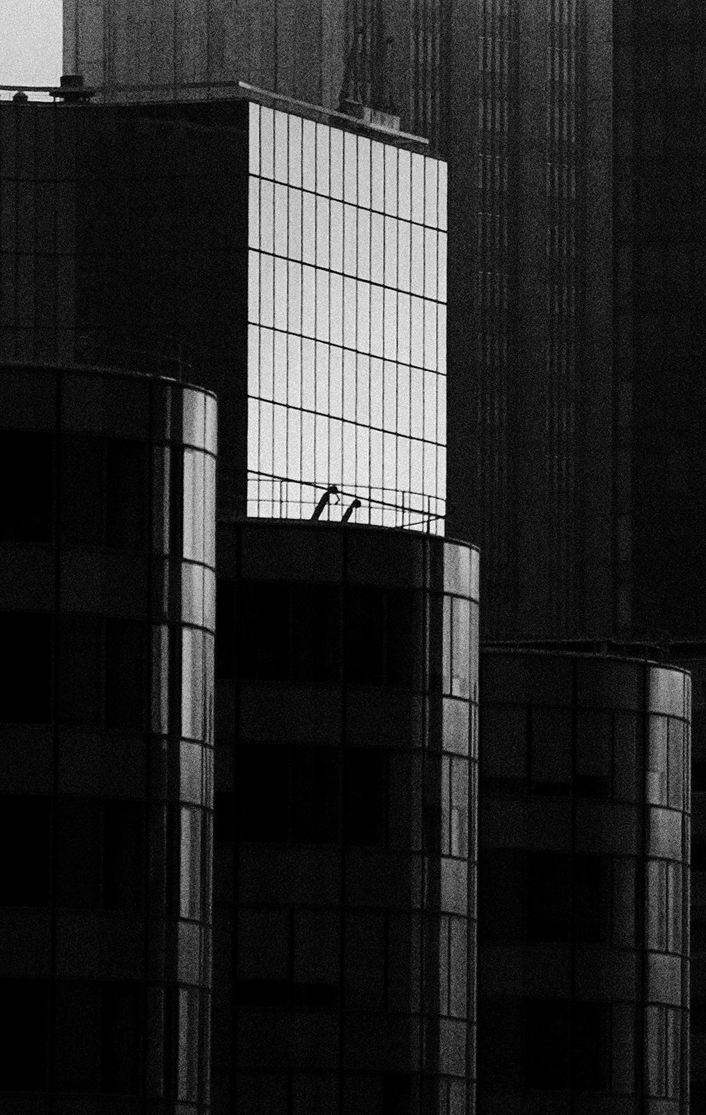 La Défense 1 - Signed limited edition architectural print, Black white, City Paris - Photograph by Ian Sanderson