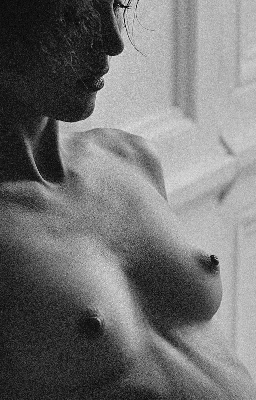 Marion-Signed limited edition nude print, Black white photo, Sensual, Contemporary - Photograph by Ian Sanderson