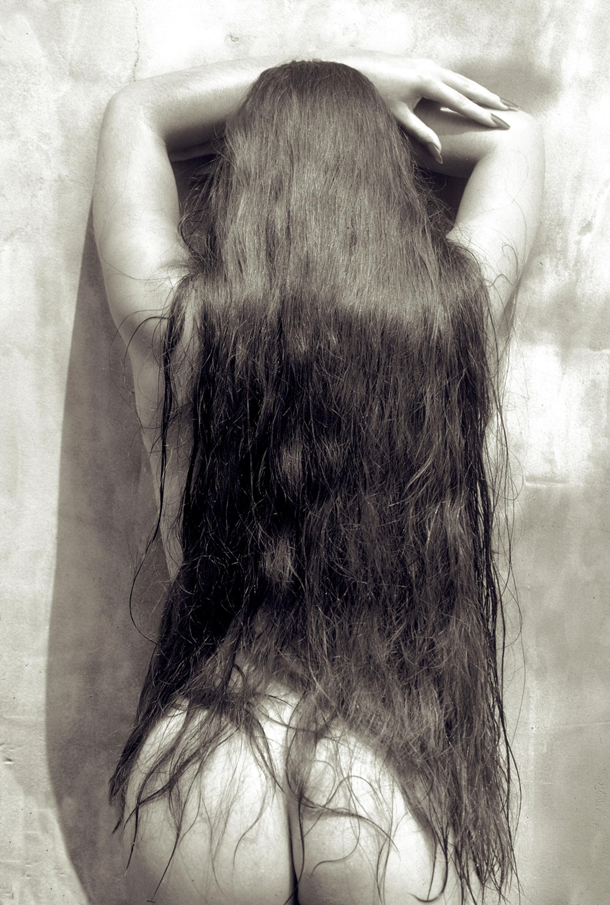 Sarah- Impression nue en édition limitée, Femme sexy au dos, Longs cheveux